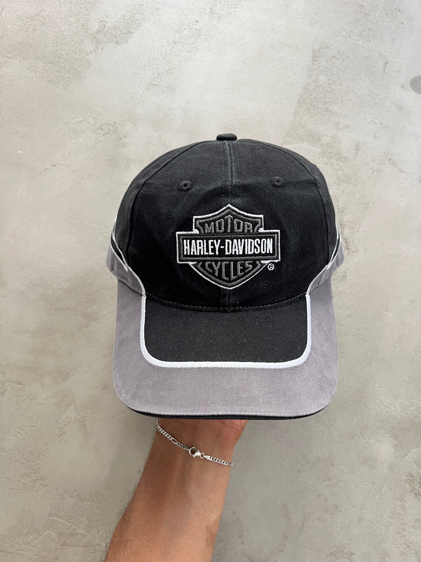 BLACK/GREY HARLEY DAVIDSON CAP - 1990S