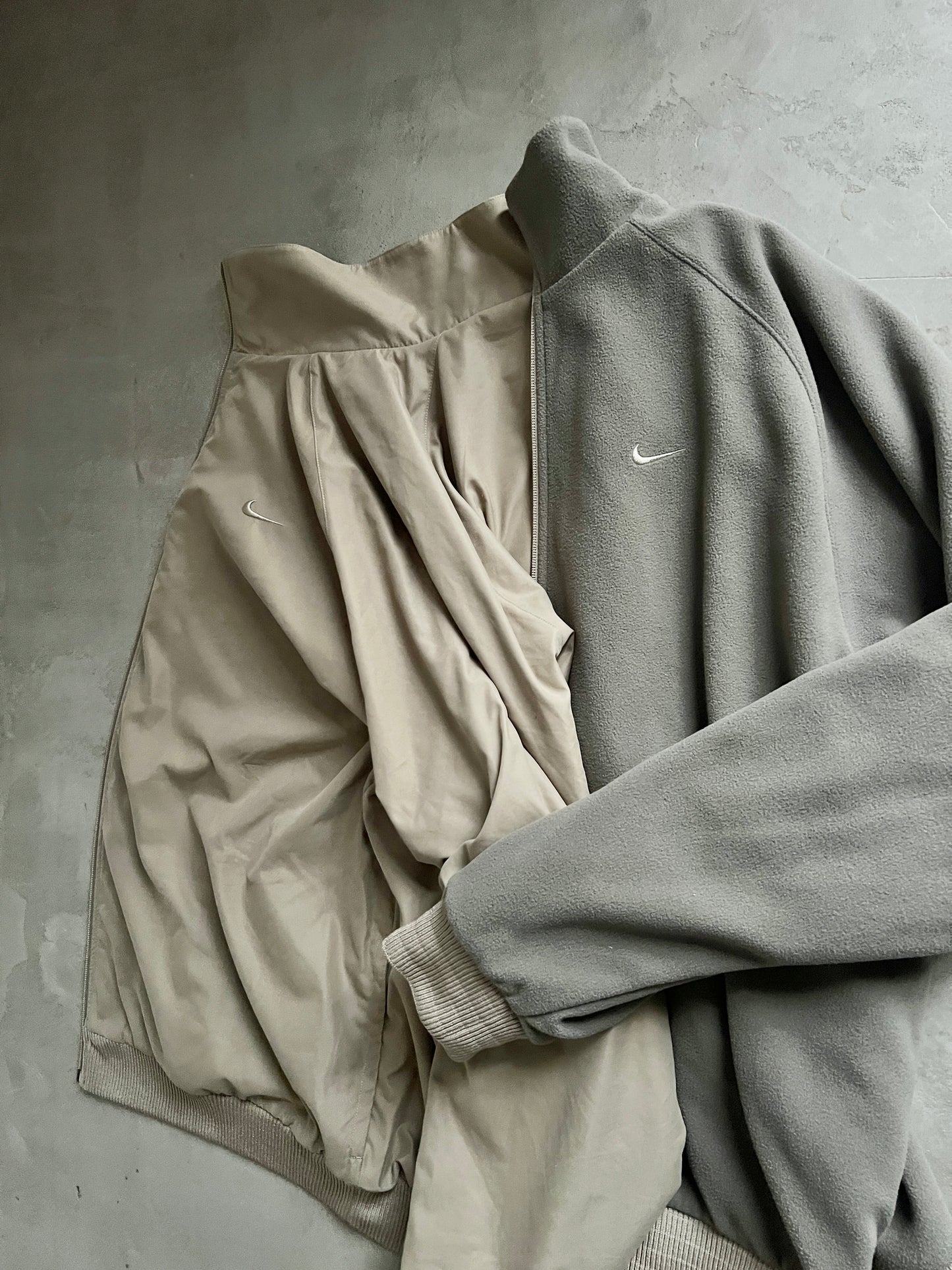 BEIGE NIKE FLEECE REVERSIBLE - 2000S - L