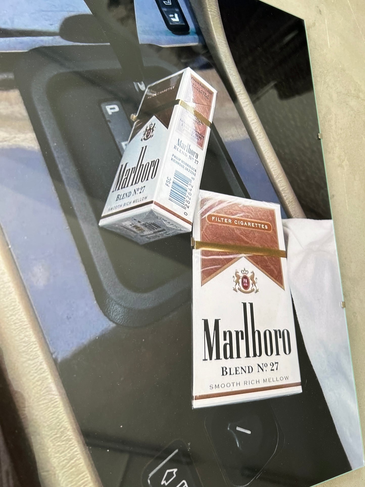 MOCHA MARLBORO GLASS PRINT