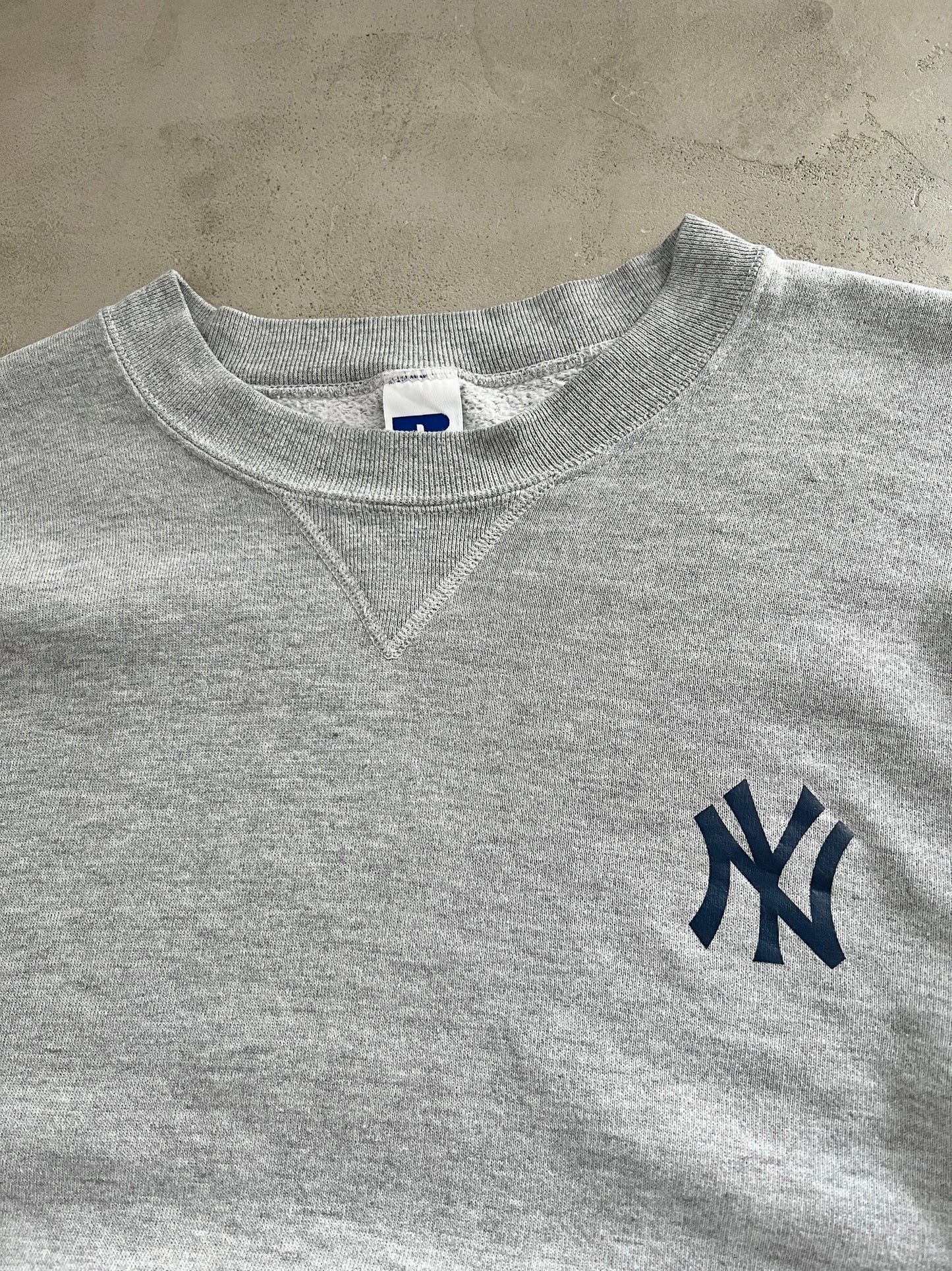 GREY YANKEES RUSSELL SWEATER - 1990S - L/XL