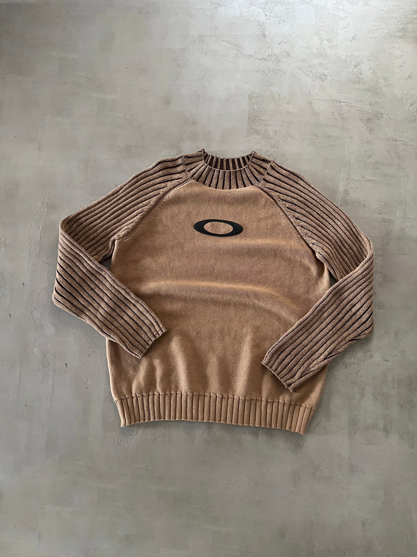 BROWN OAKLEY KNIT SWEATER - 1990S - L