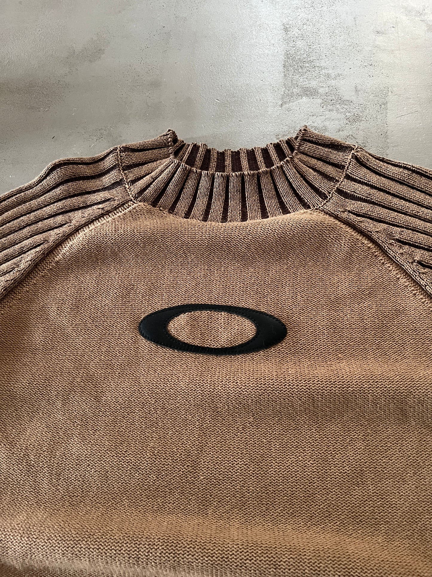 BROWN OAKLEY KNIT SWEATER - 1990S - L