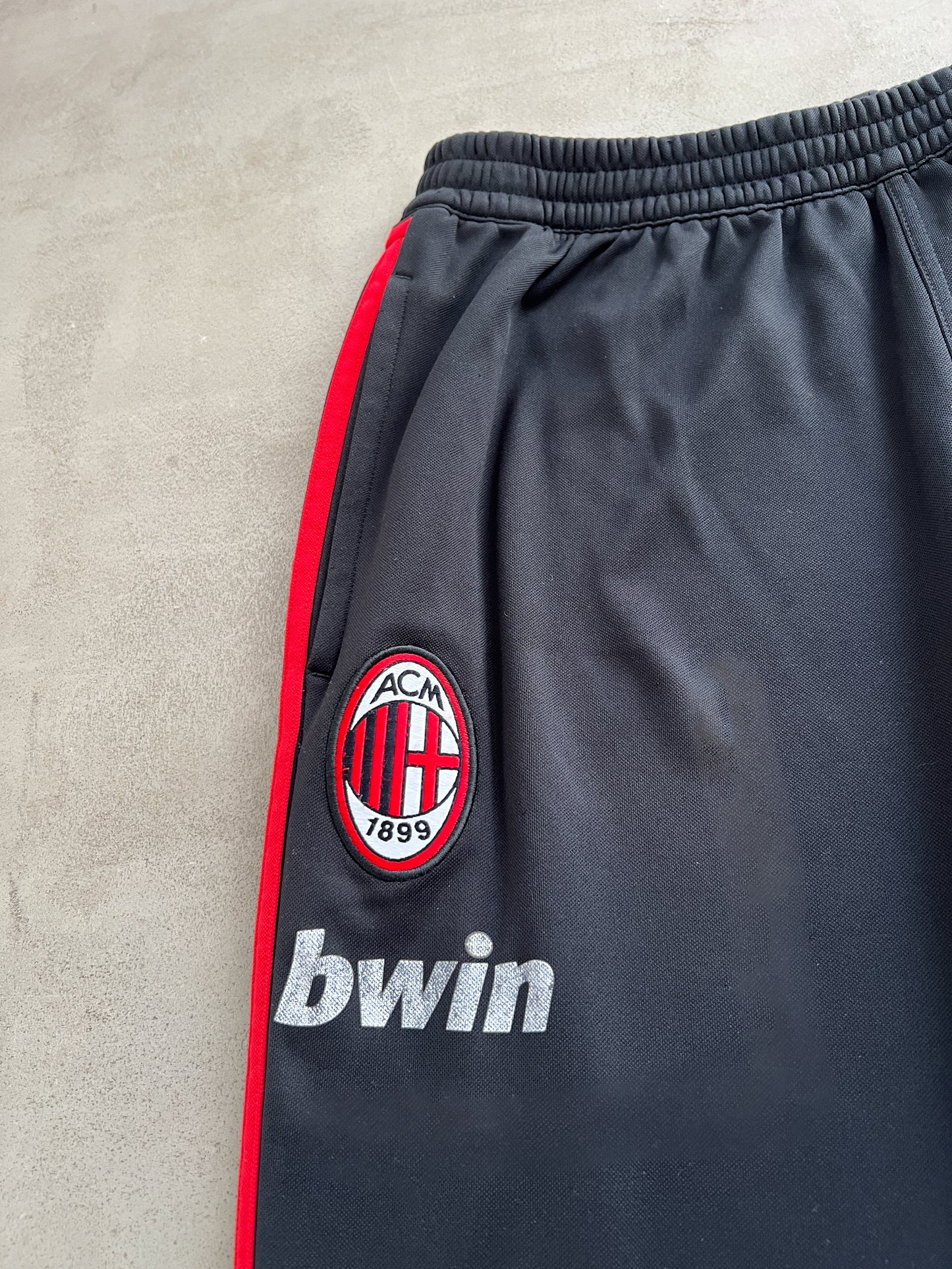 BLACK/RED AC MILAN TRACK PANTS - 2000S - M