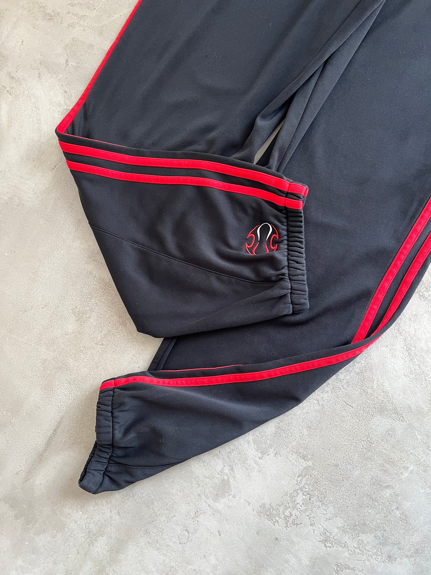 BLACK/RED AC MILAN TRACK PANTS - 2000S - M