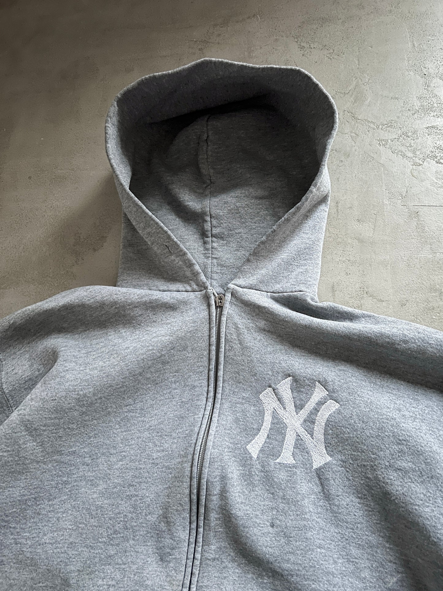 GREY YANKEES RUSSELL ZIP UP HOODIE - 1990S - L