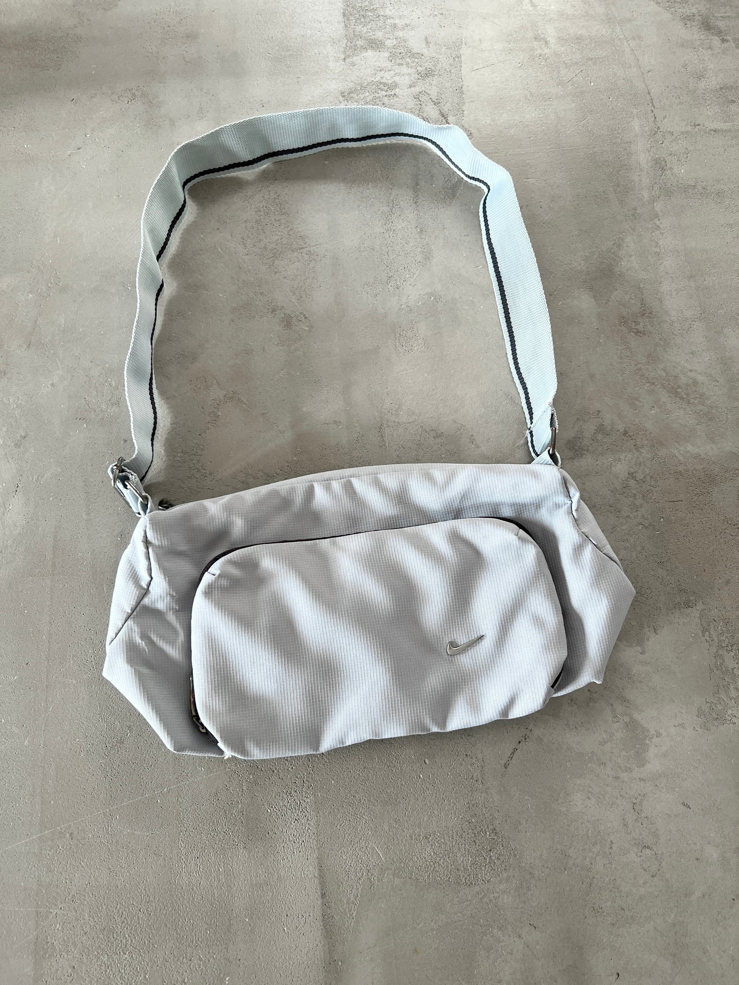 GREY/BABY BLUE NIKE BAG - 2000S