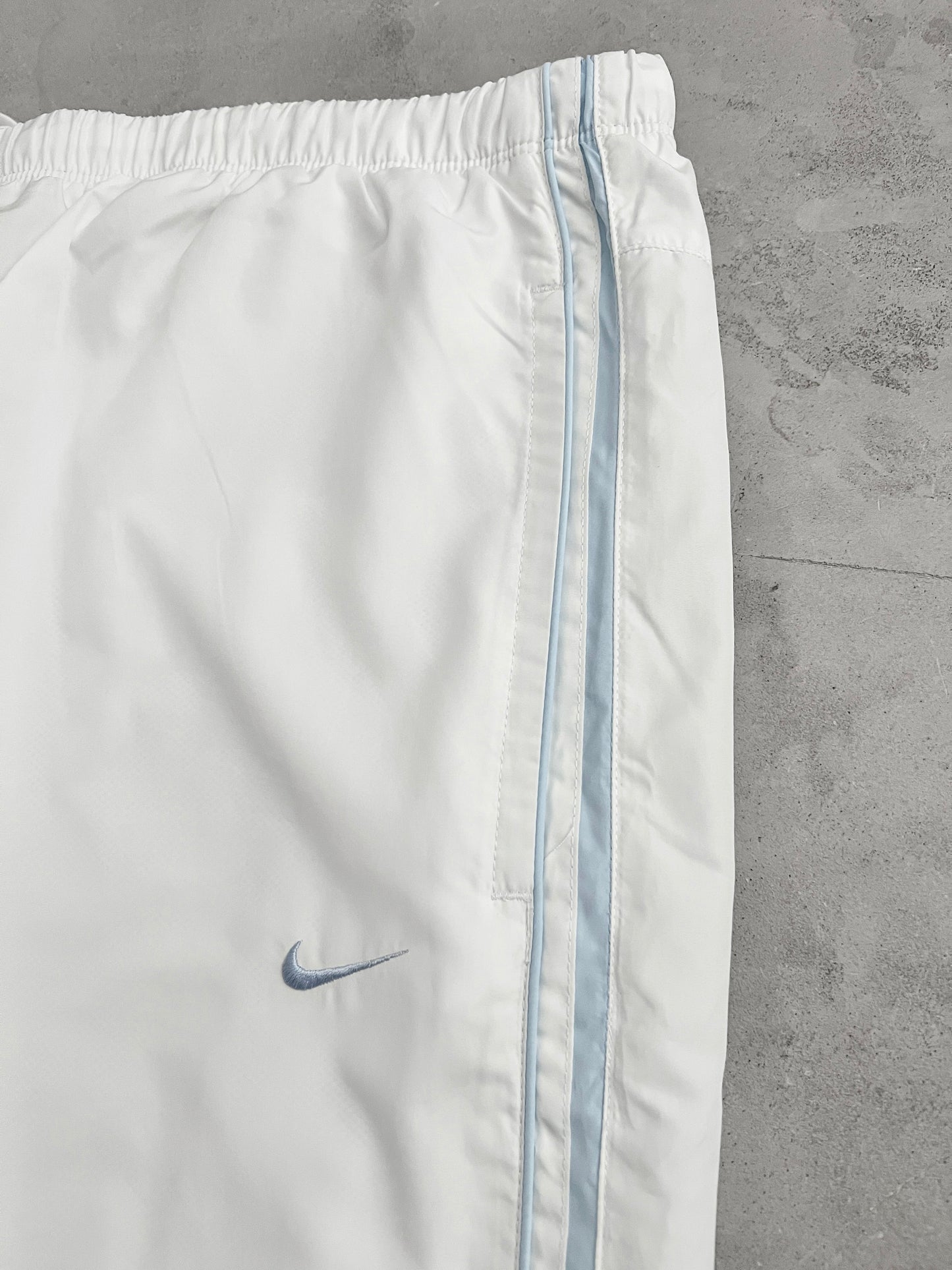 WHITE/BABY BLUE NIKE TRACK PANTS - 2000S - L/XL