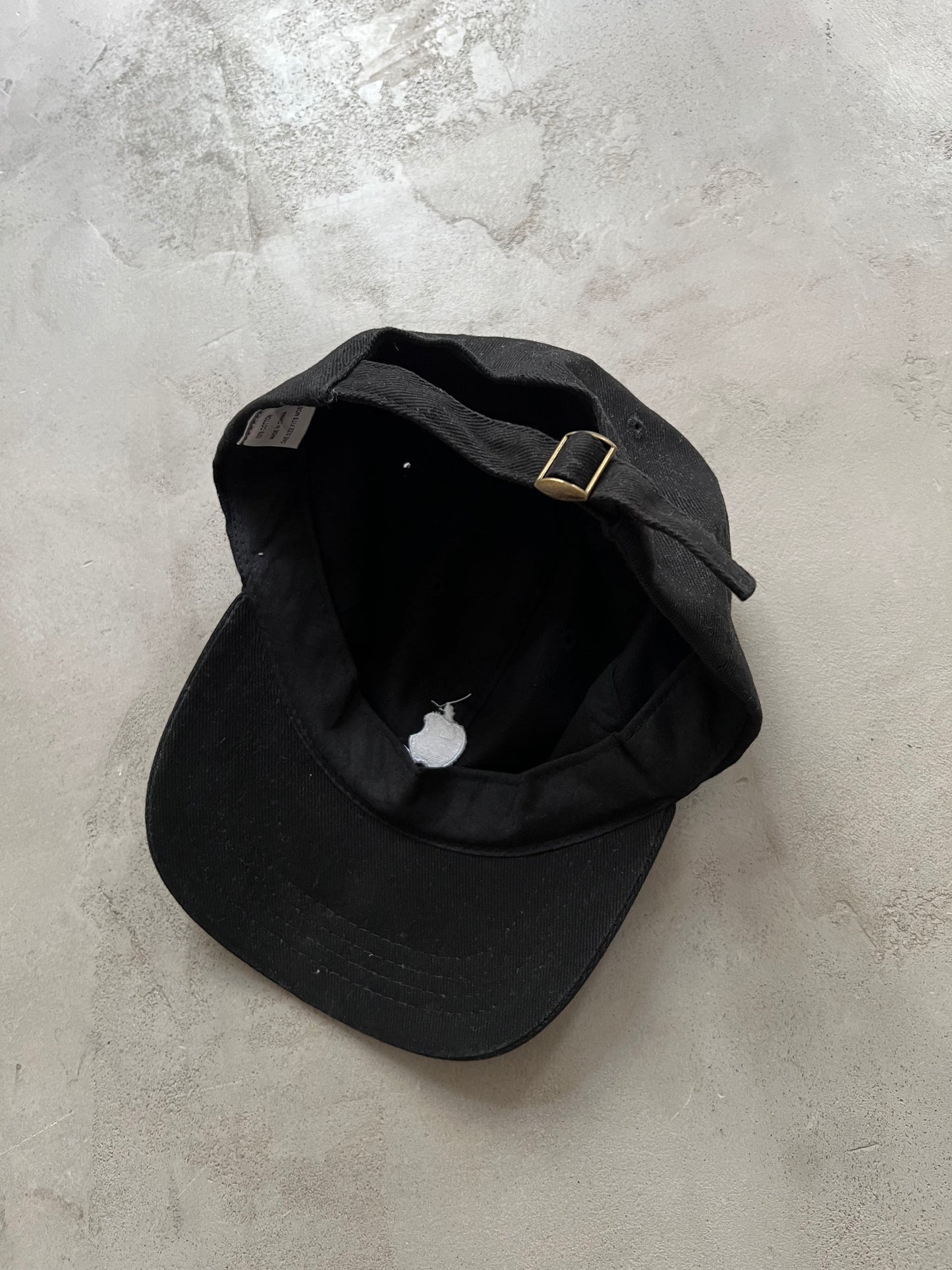 BLACK APPLE CAP - 1990S