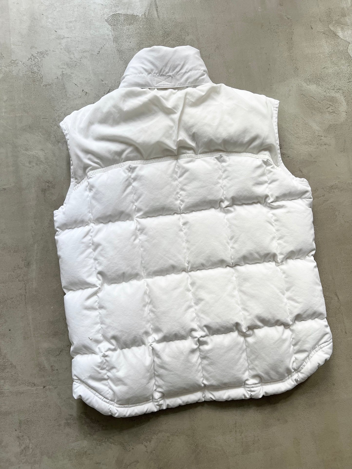 WHITE NIKE PUFFER VEST - 2000S - S
