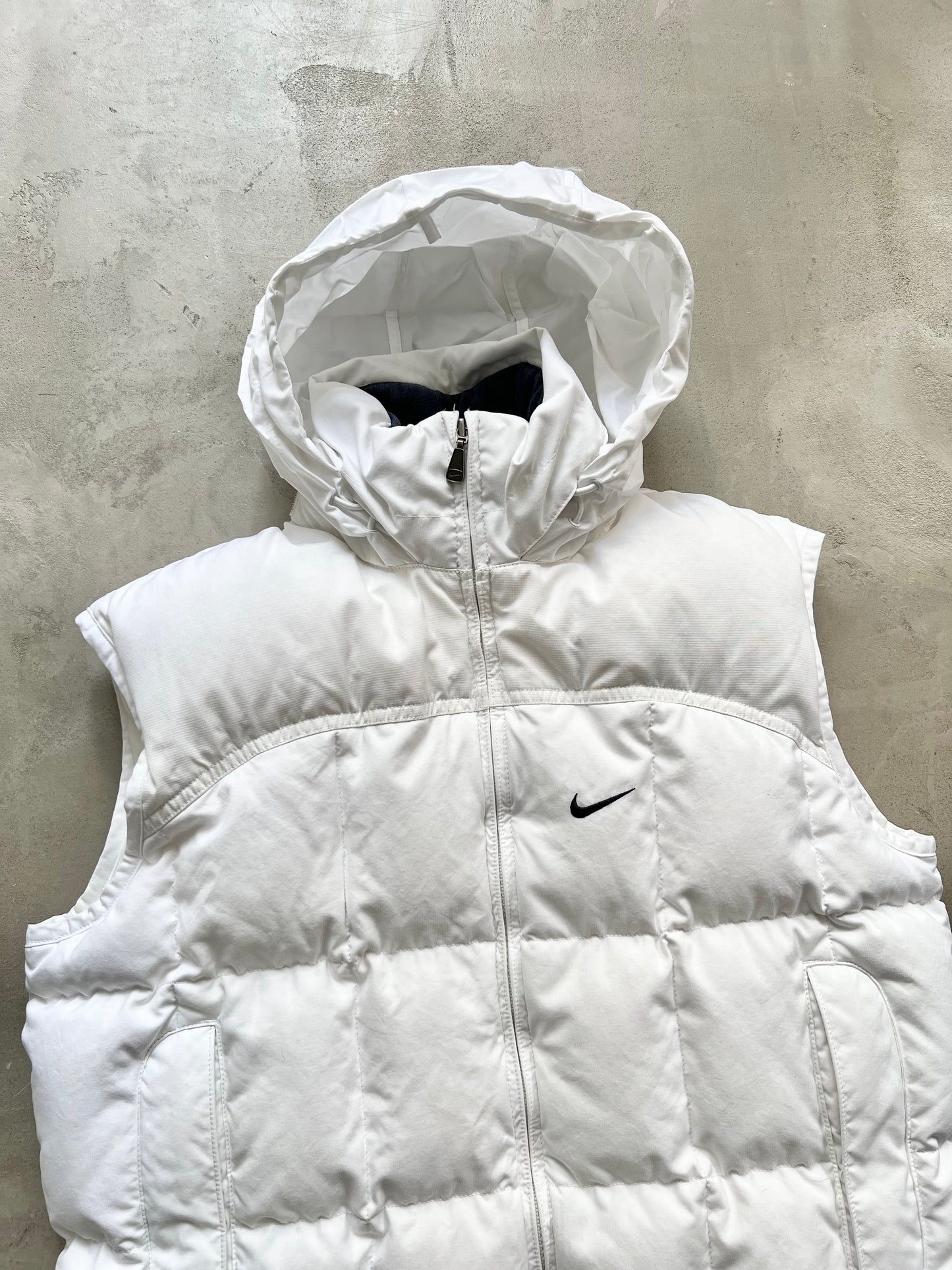 WHITE NIKE PUFFER VEST - 2000S - S