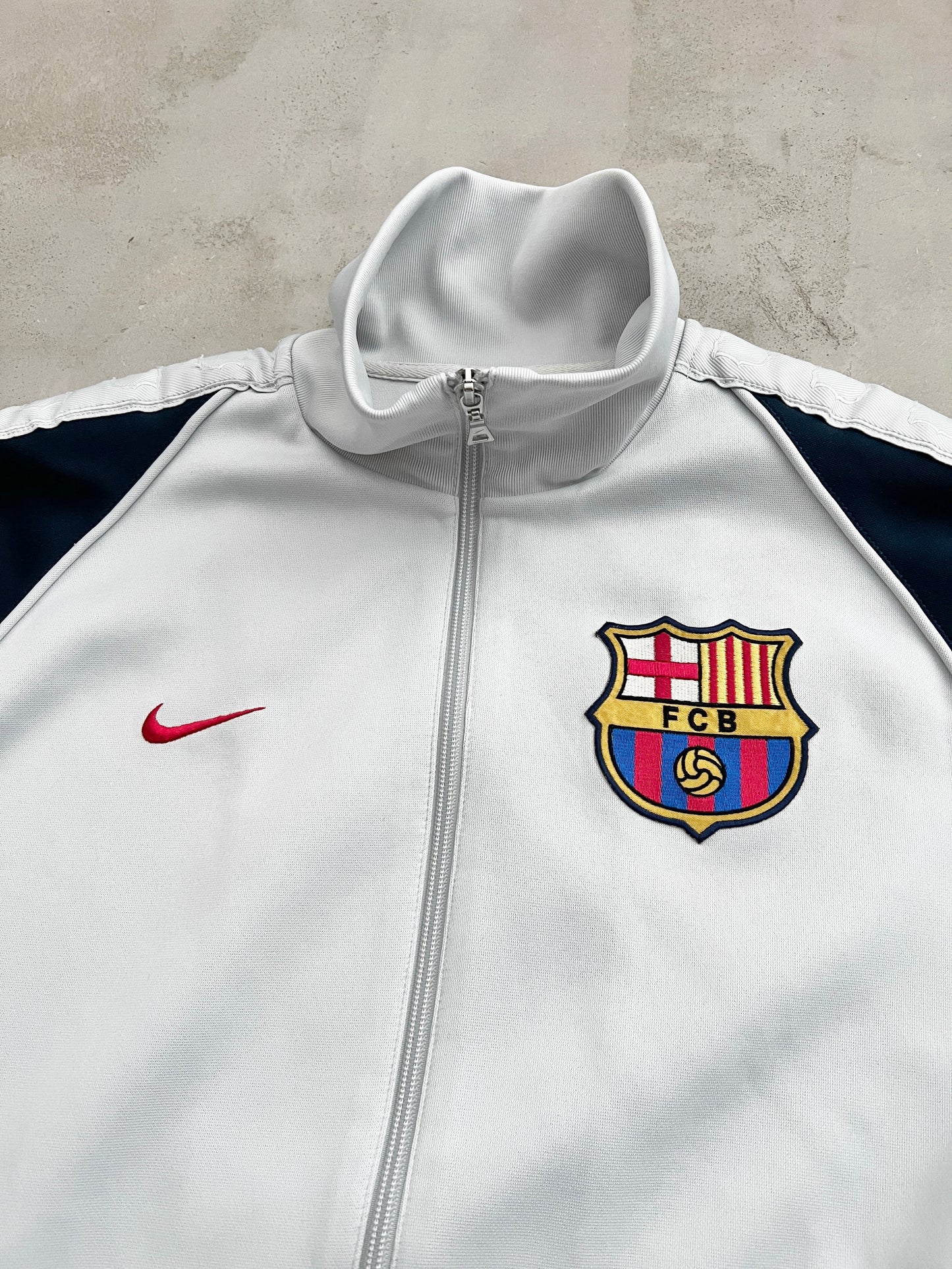 GREY FC BARCELONA NIKE JACKET - 2000S - S/M