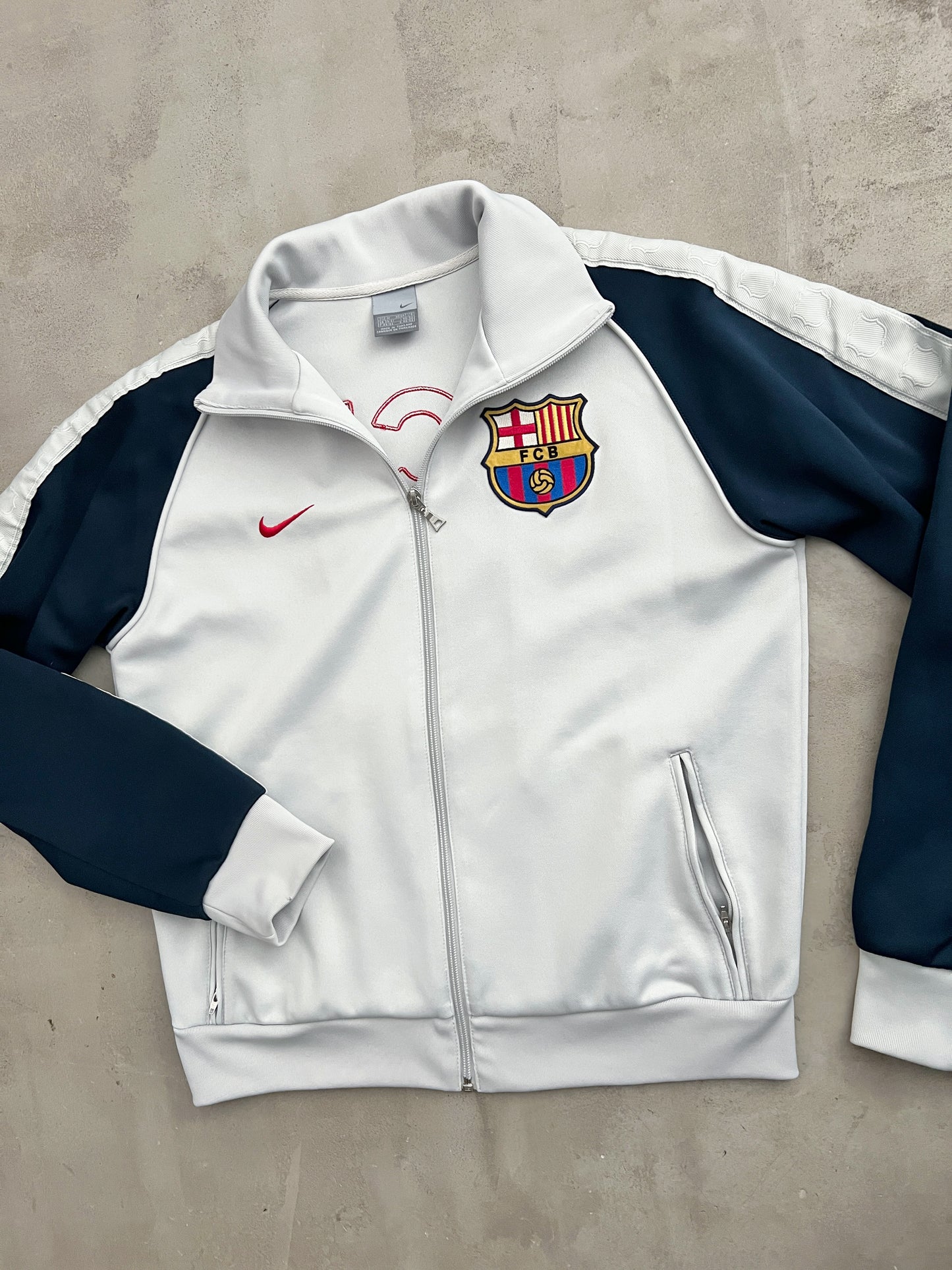 GREY FC BARCELONA NIKE JACKET - 2000S - S/M