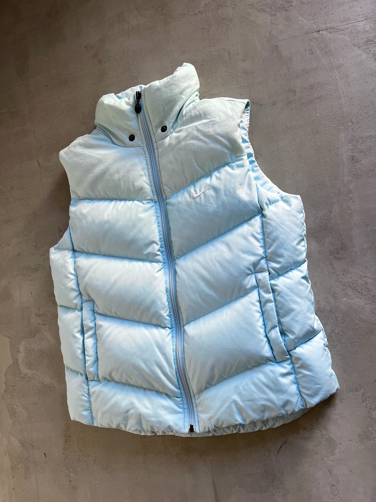 BABY BLUE NIKE PUFFER VEST - 2000S - WOMENS M