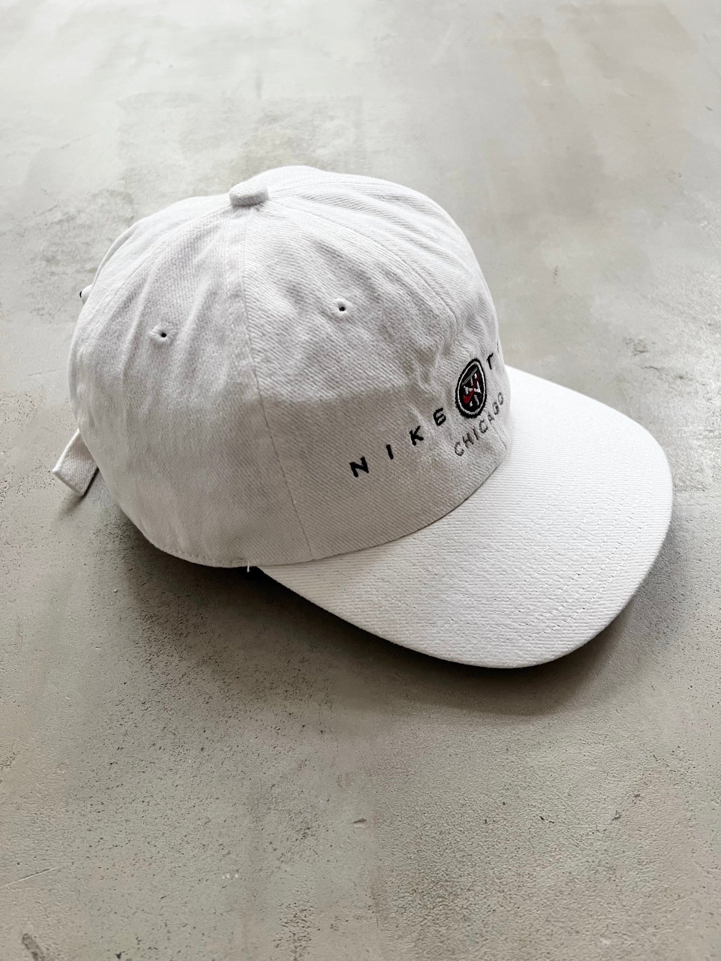 WHITE NIKE TOWN CHICAGO CAP - 1990S