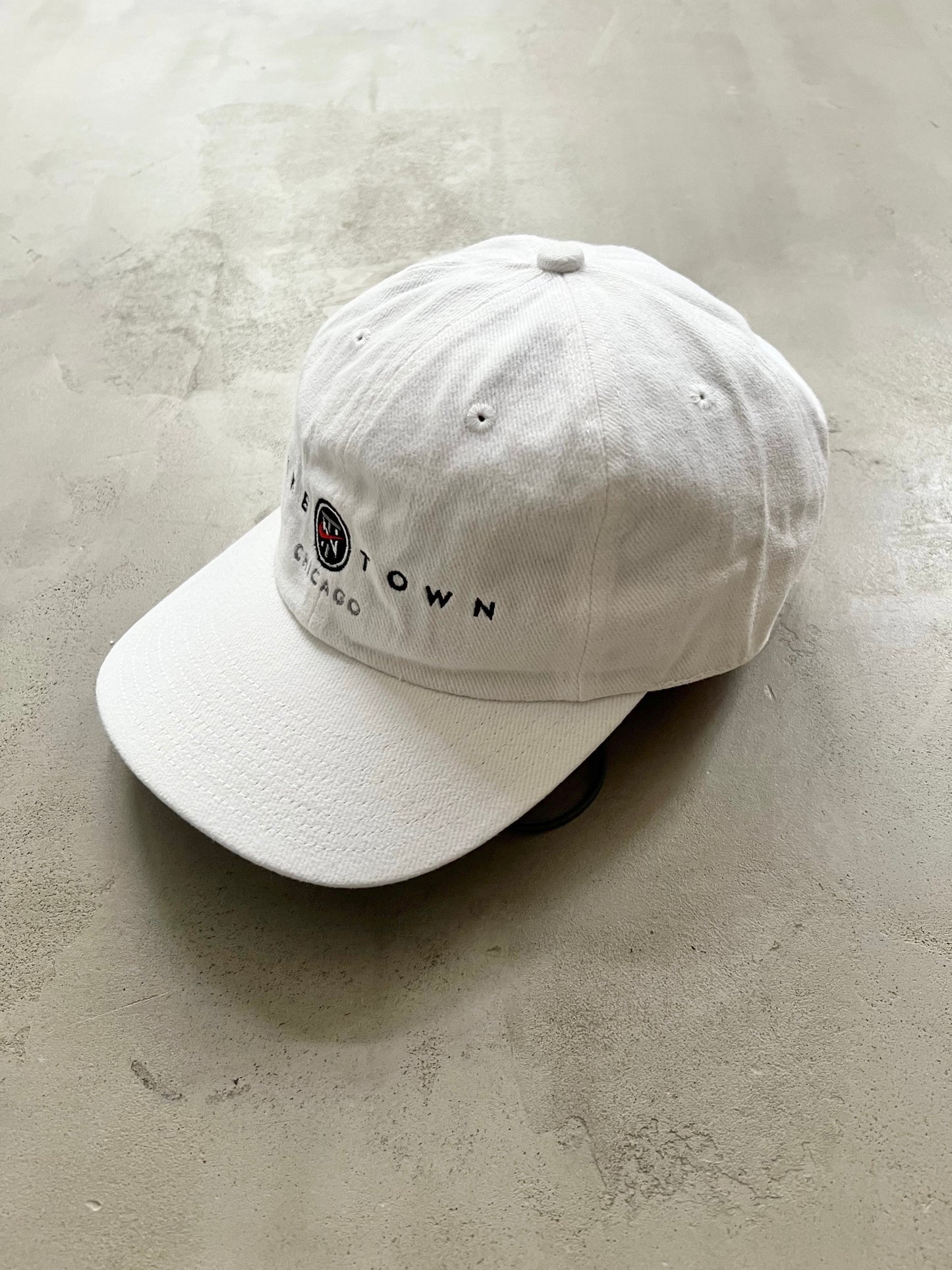 WHITE NIKE TOWN CHICAGO CAP - 1990S