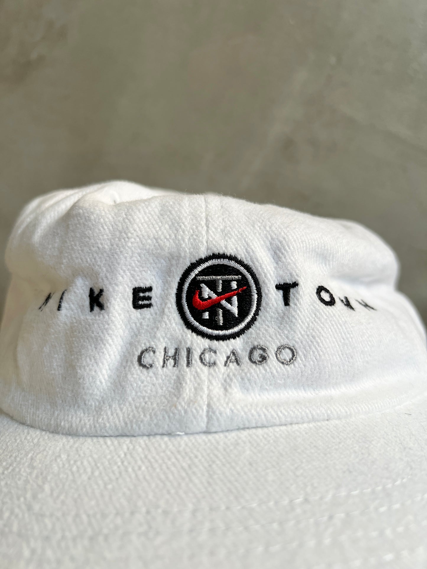 WHITE NIKE TOWN CHICAGO CAP - 1990S