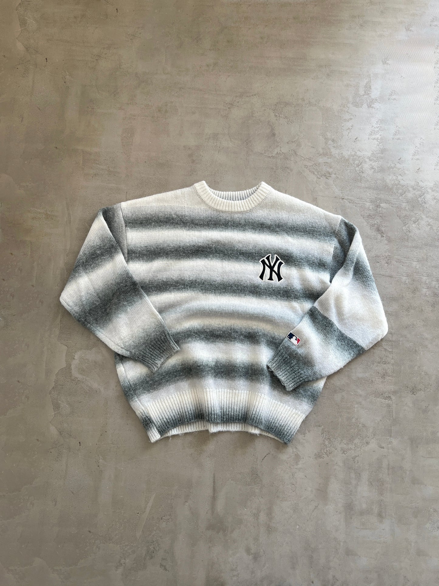 WHITE/GREY YANKEES KNIT SWEATER - 2000S - L
