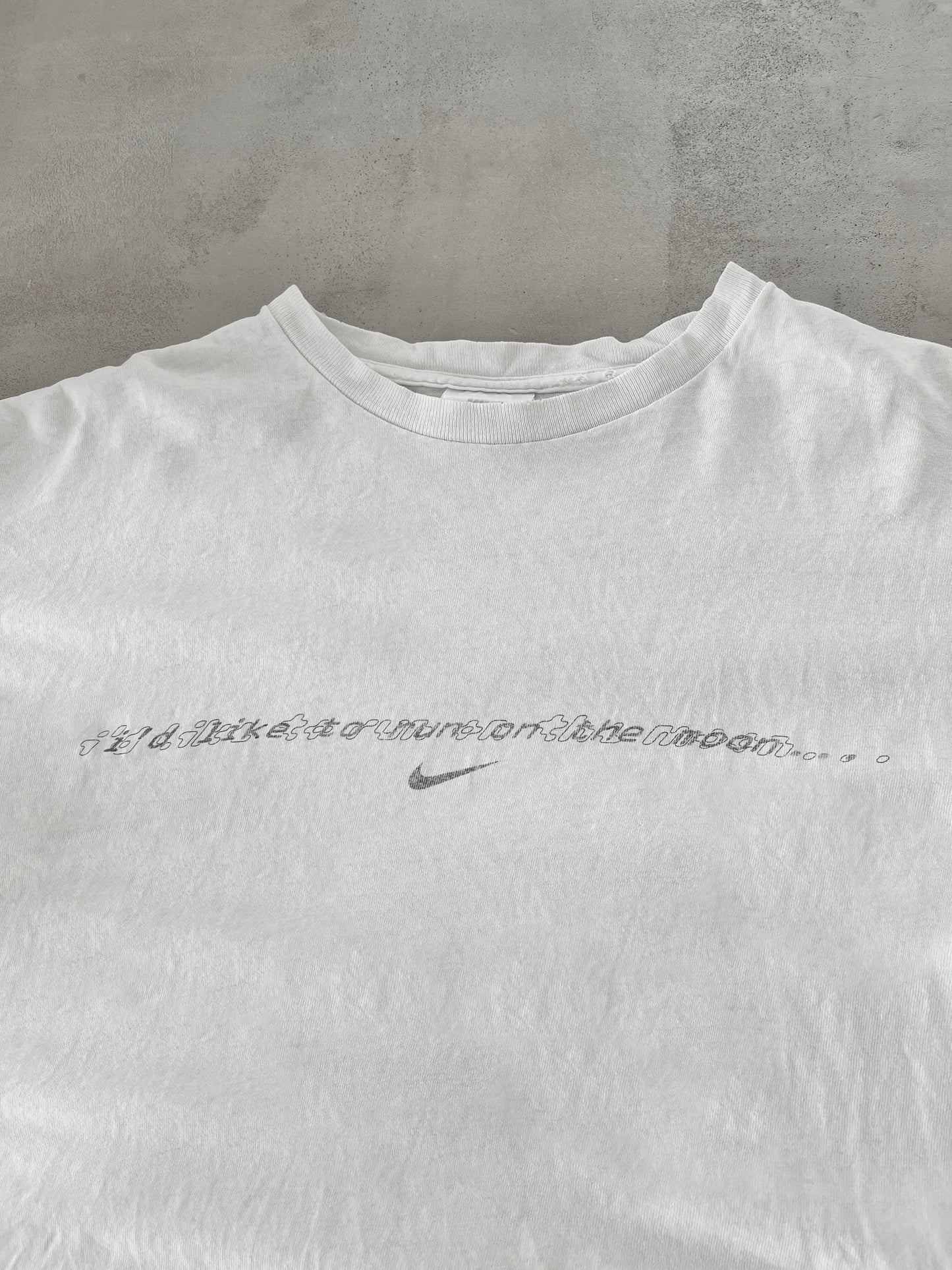 WHITE NIKE RUNNING TEE - 1990S - L