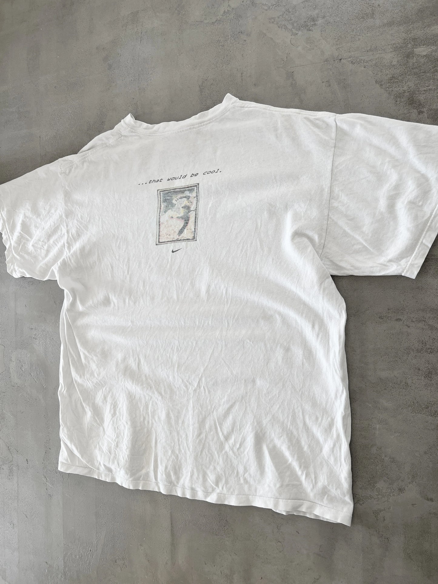 WHITE NIKE RUNNING TEE - 1990S - L