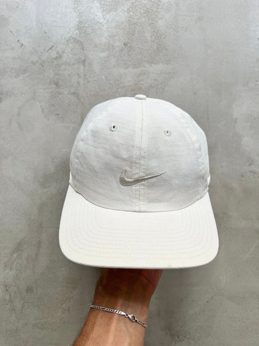 CREME NIKE CAP - 2000S
