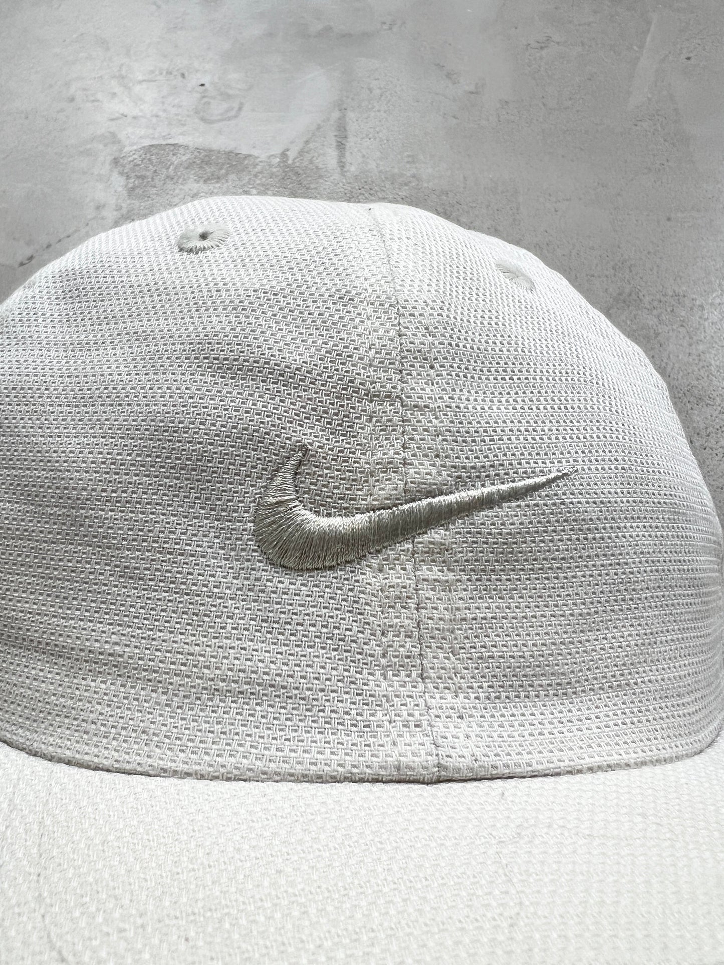 CREME NIKE CAP - 2000S
