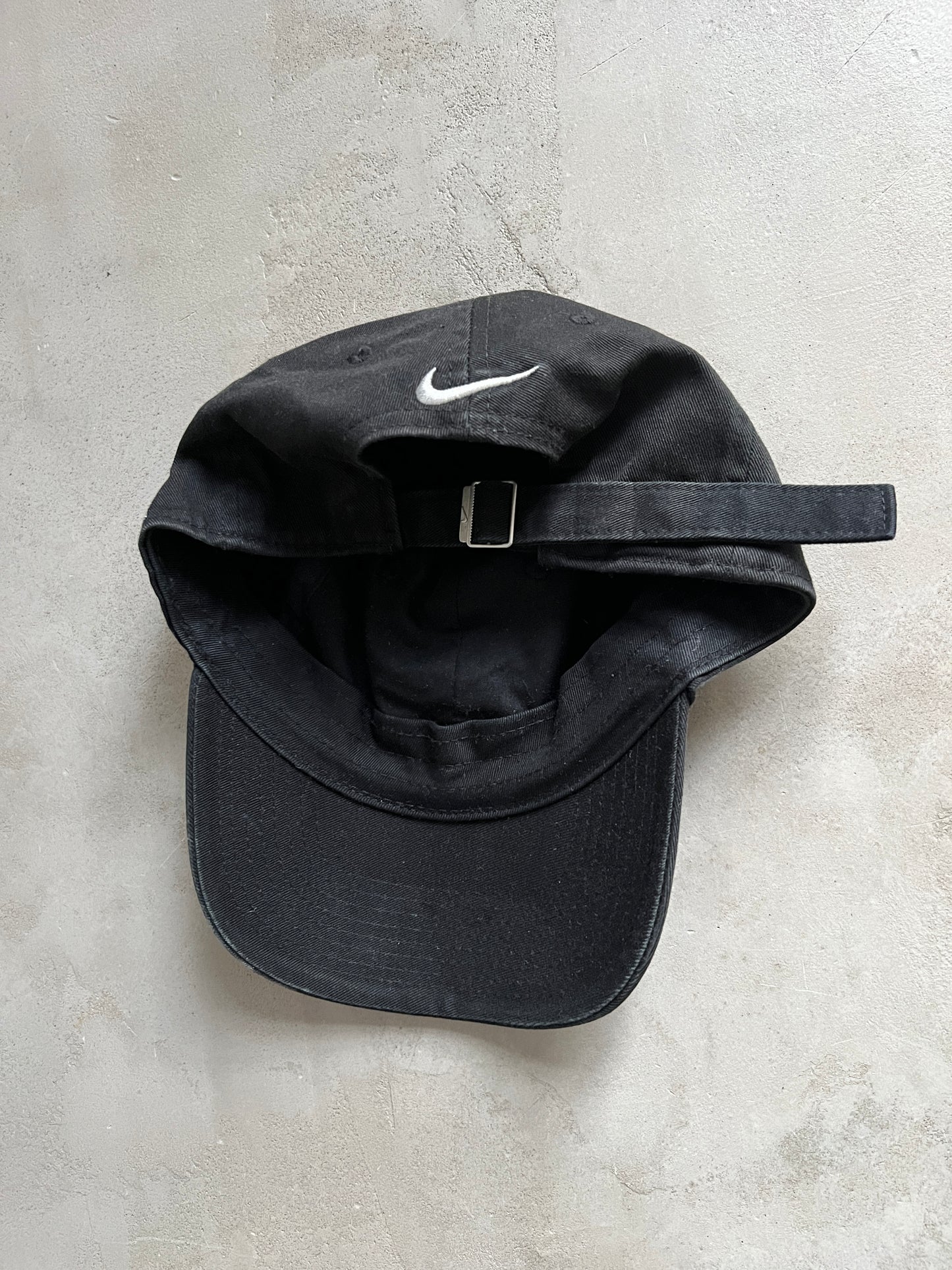 BLACK NIKE SEOUL CAP - 2000S