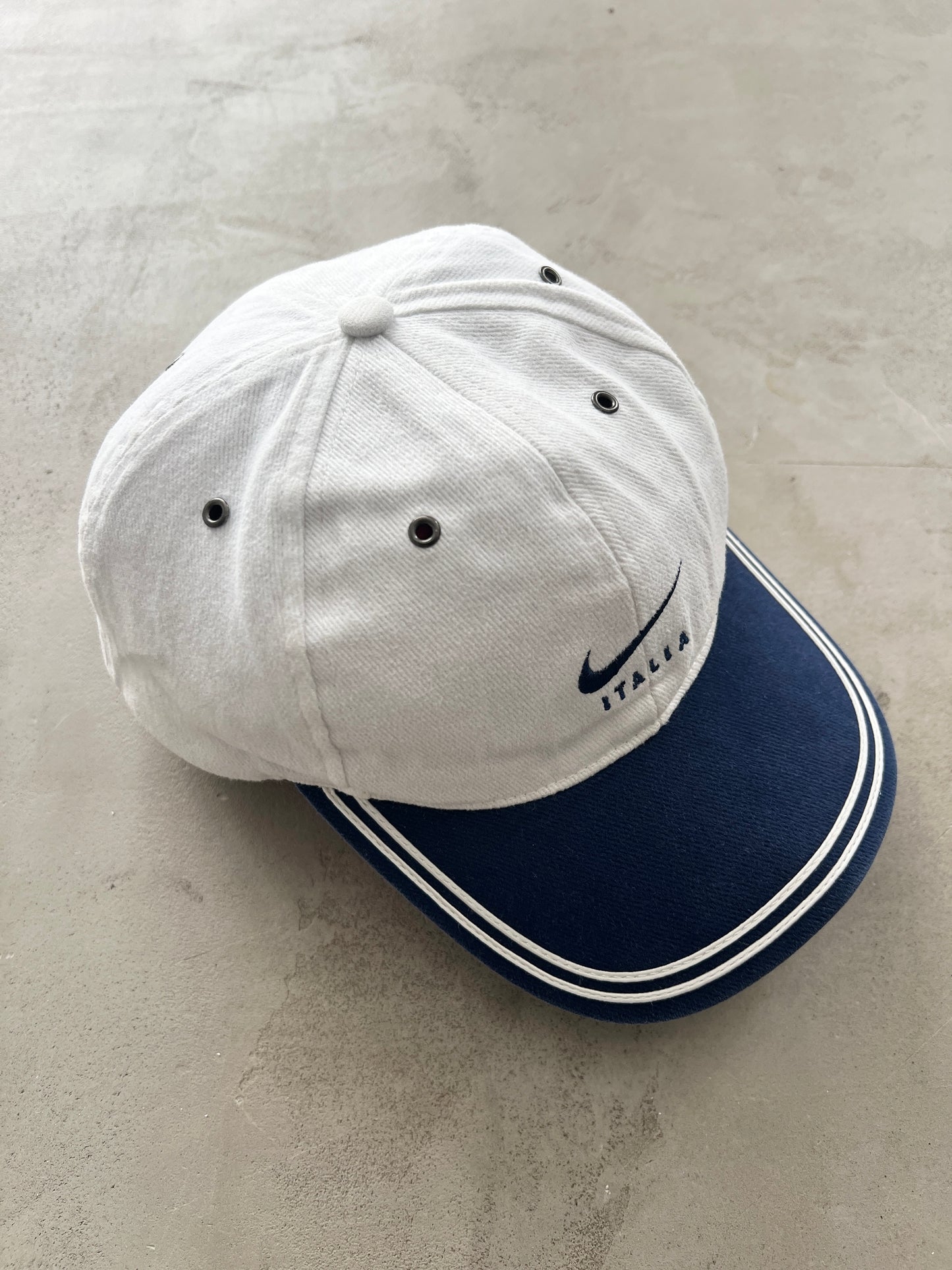 WHITE/NAVY NIKE ITALIA CAP - 1990S