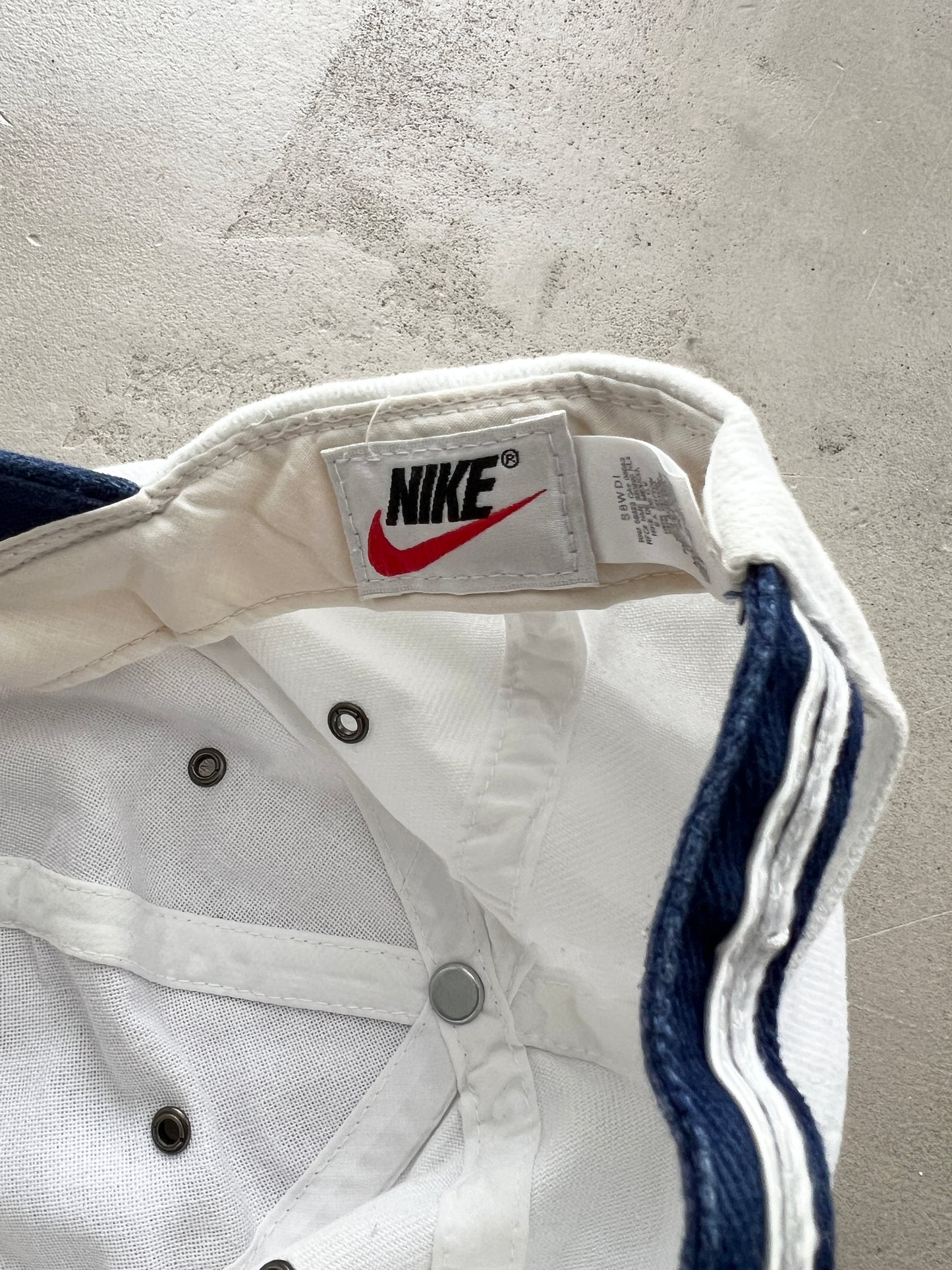 WHITE/NAVY NIKE ITALIA CAP - 1990S