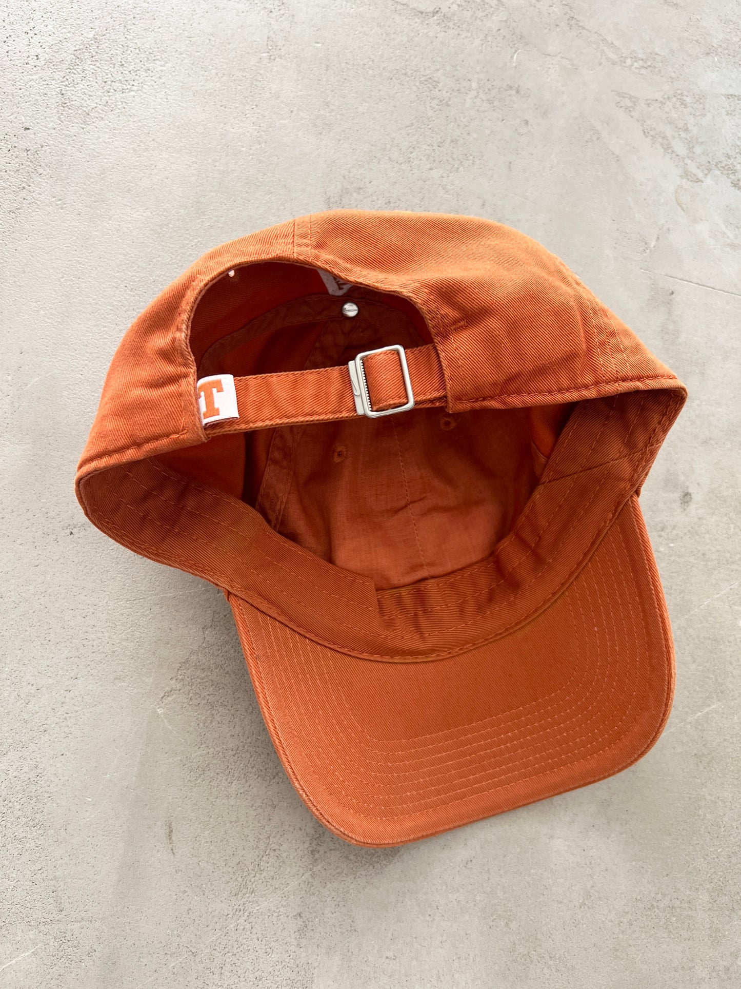 FADED ORANGE NIKE TEXAS CAP - 2000S