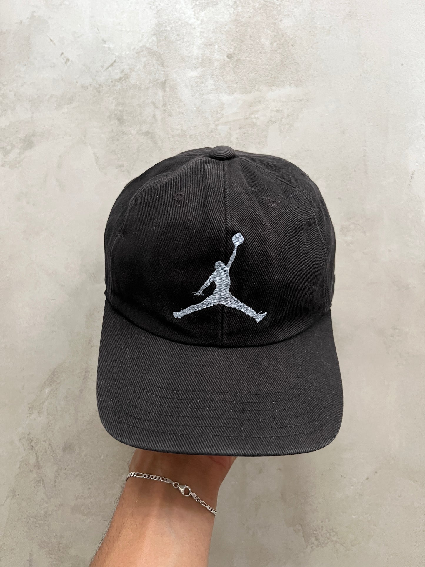 BLACK/BABY BLUE JORDAN CAP - 1990S