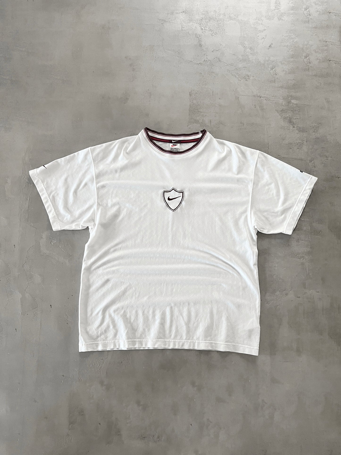 WHITE NIKE TEE - 1990S - XL/L