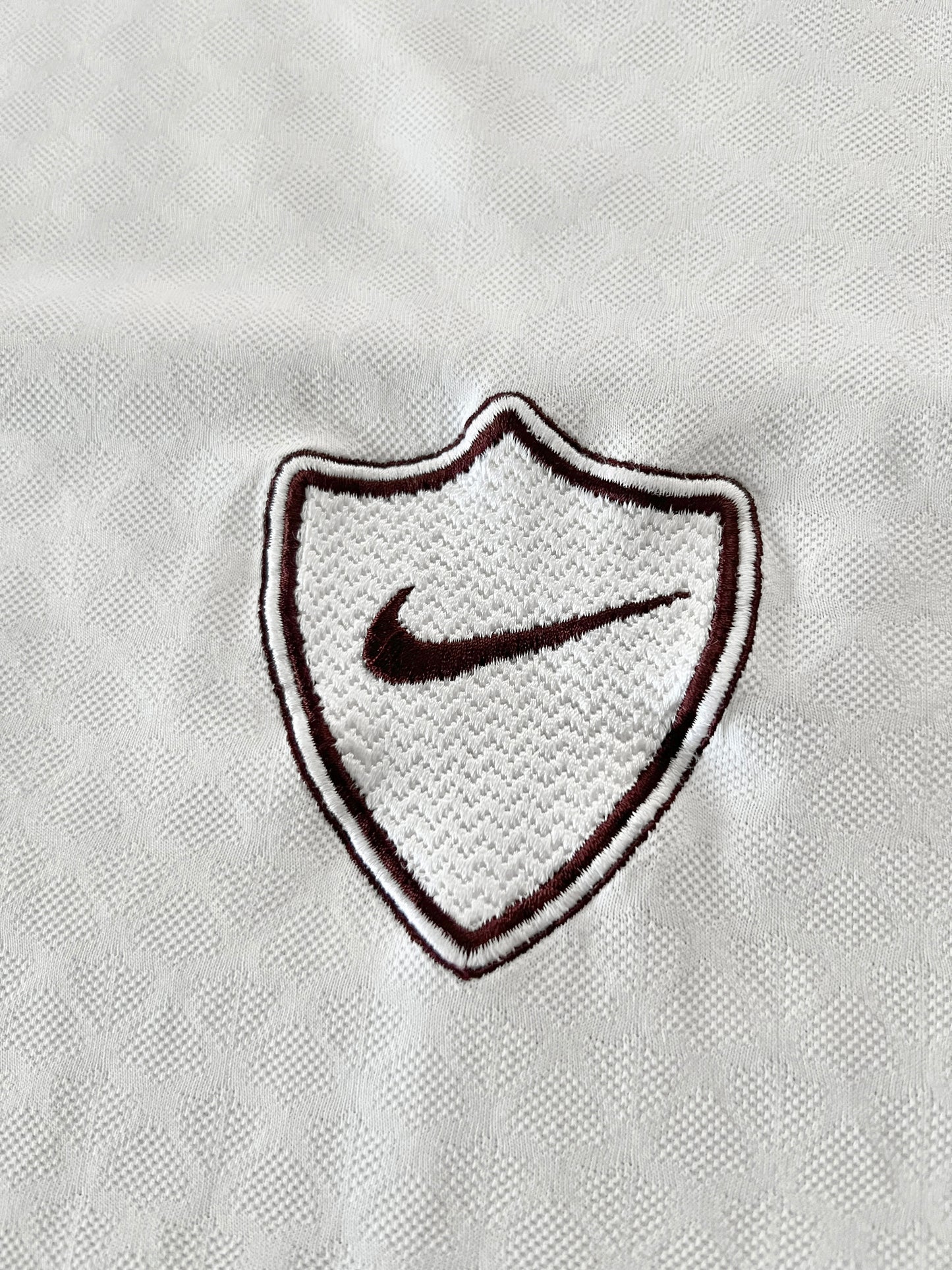 WHITE NIKE TEE - 1990S - XL/L