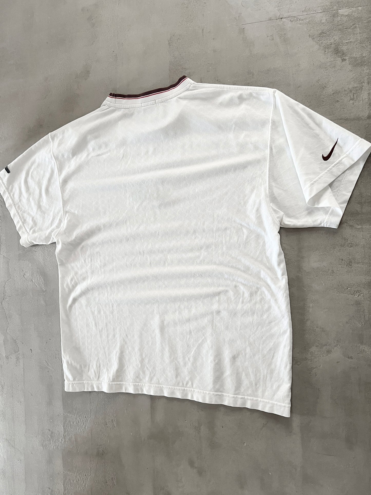 WHITE NIKE TEE - 1990S - XL/L