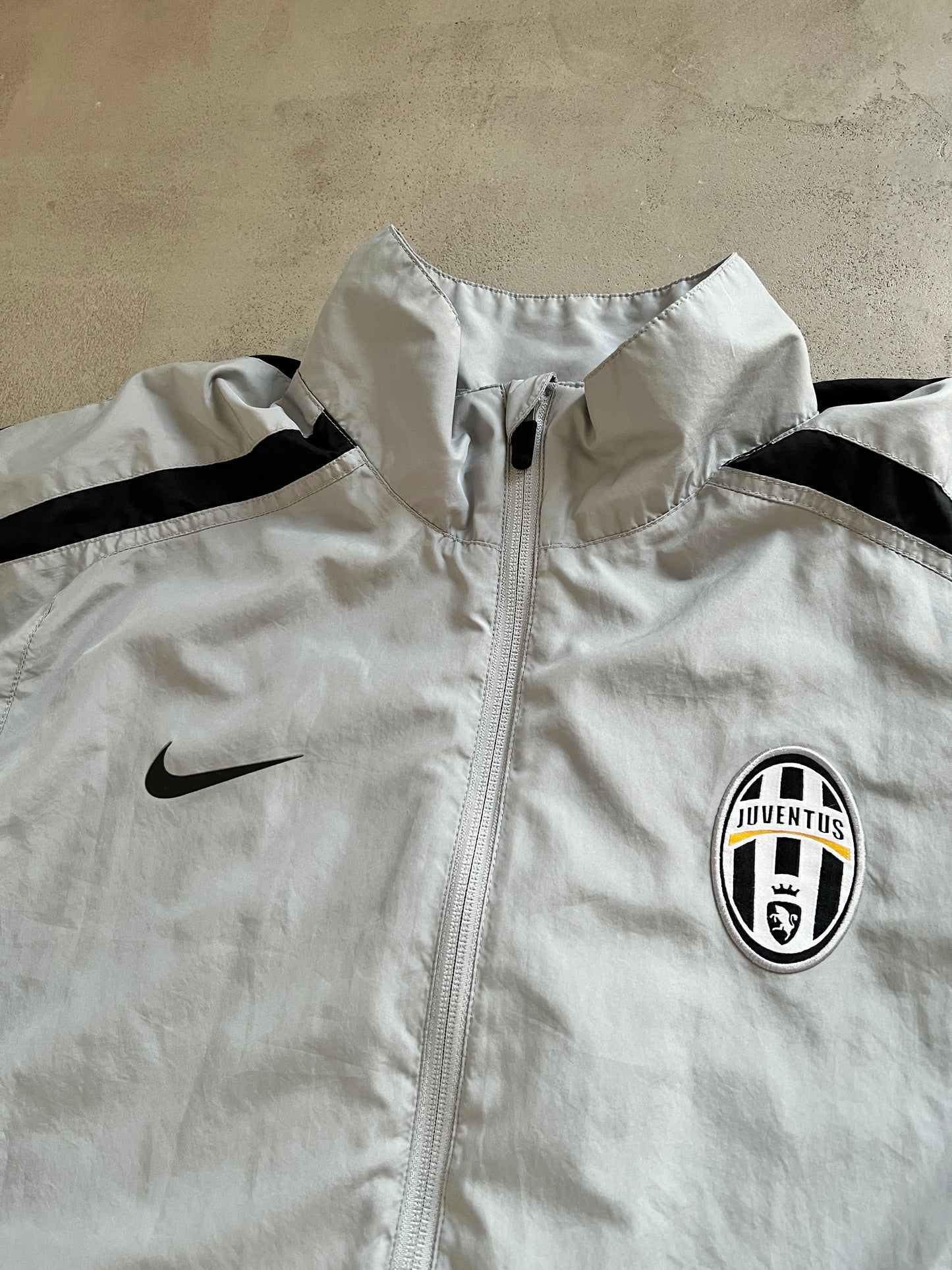 GREY JUVENTUS TURIN NIKE TRACK JACKET - 2000S - L