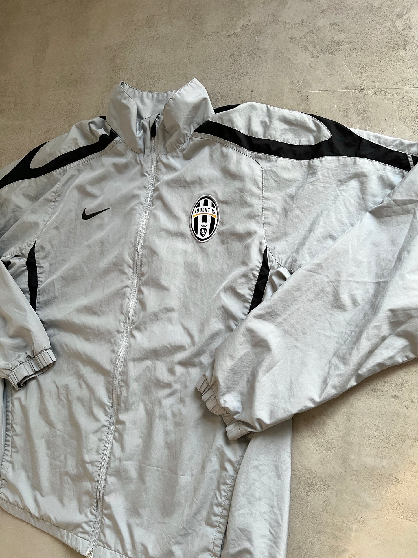 GREY JUVENTUS TURIN NIKE TRACK JACKET - 2000S - L