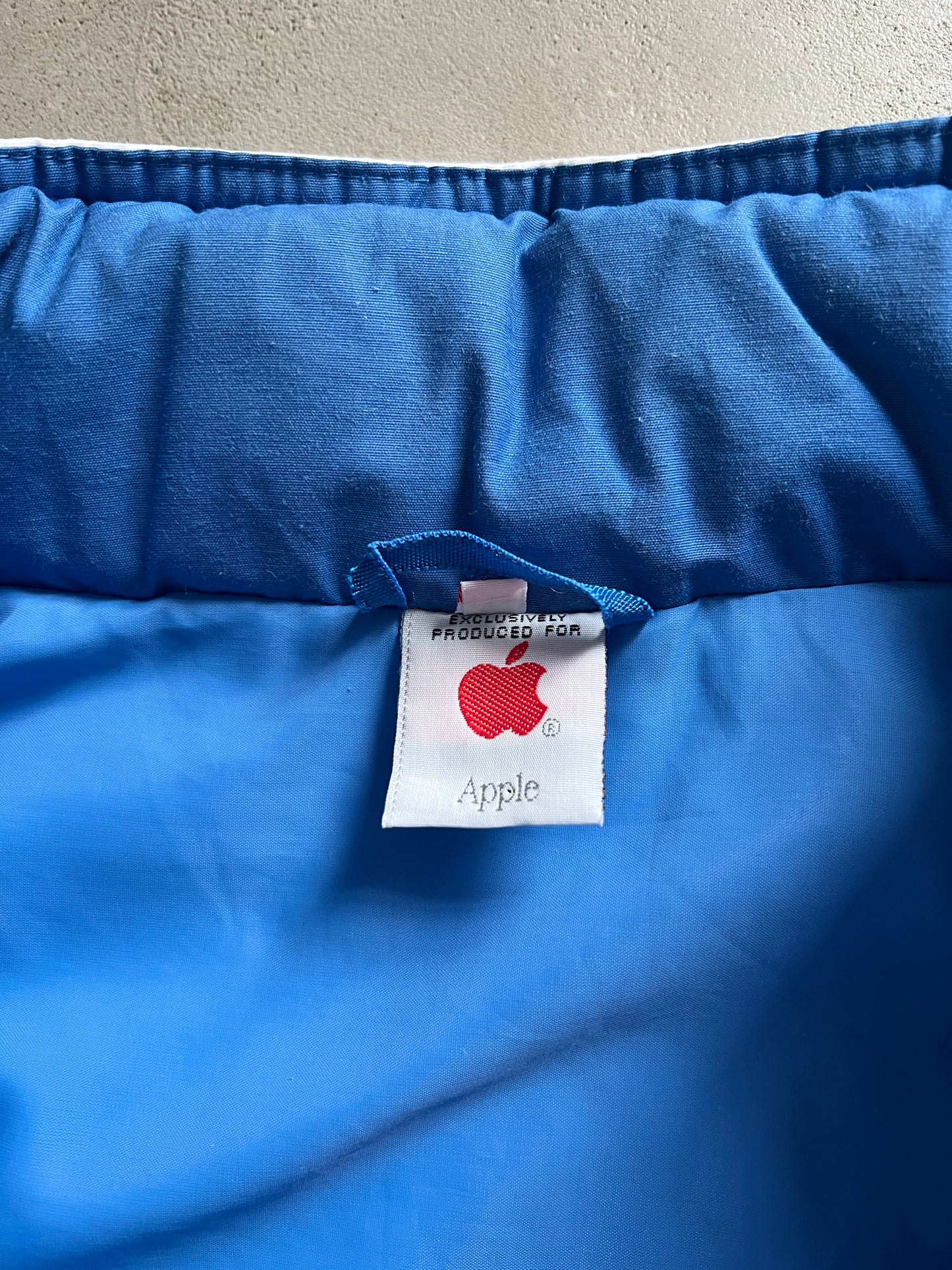 WHITE APPLE JACKET - 1990S - L/M