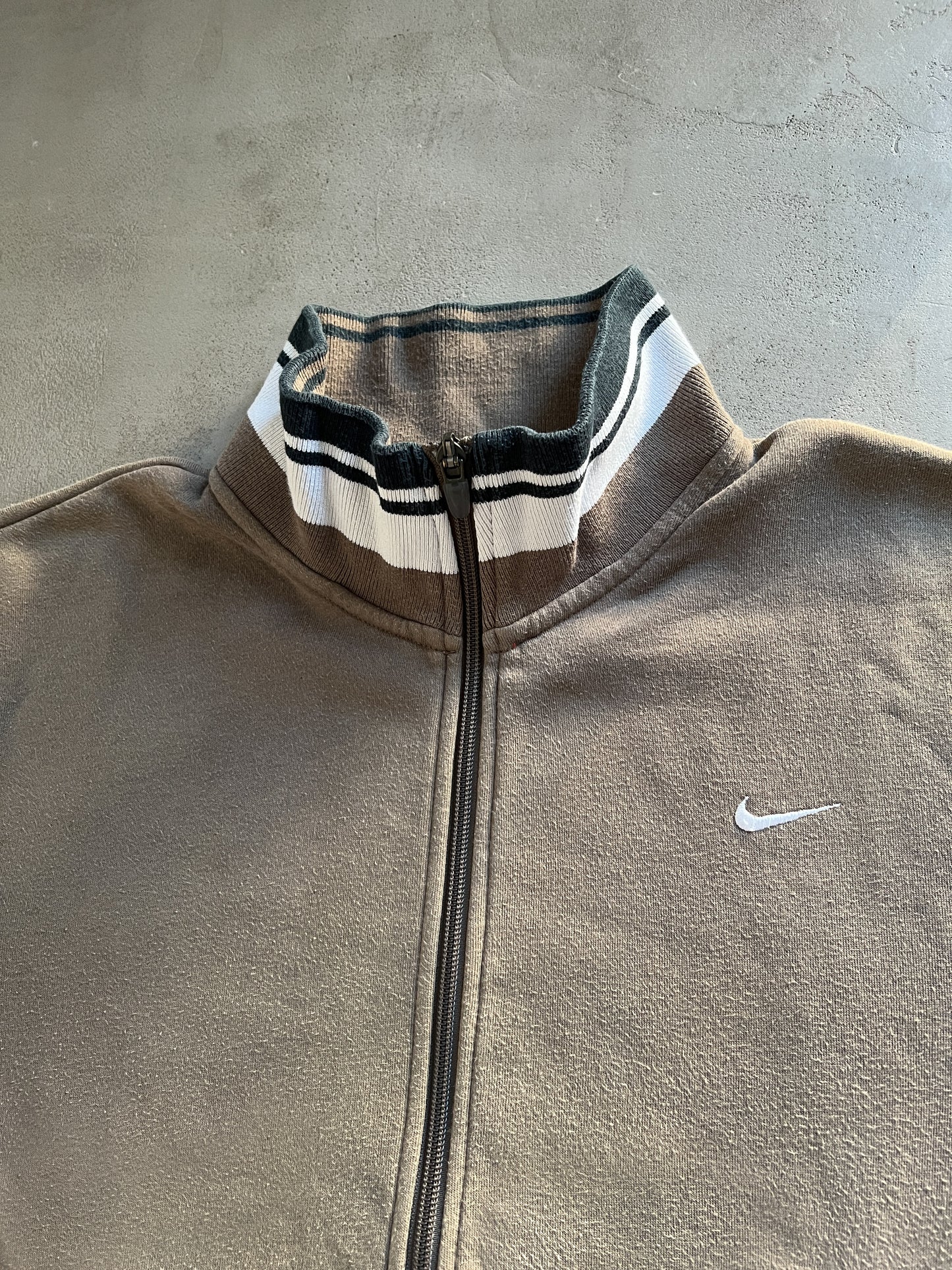 BEIGE/WHITE NIKE TRACK JACKET - 2000S - M