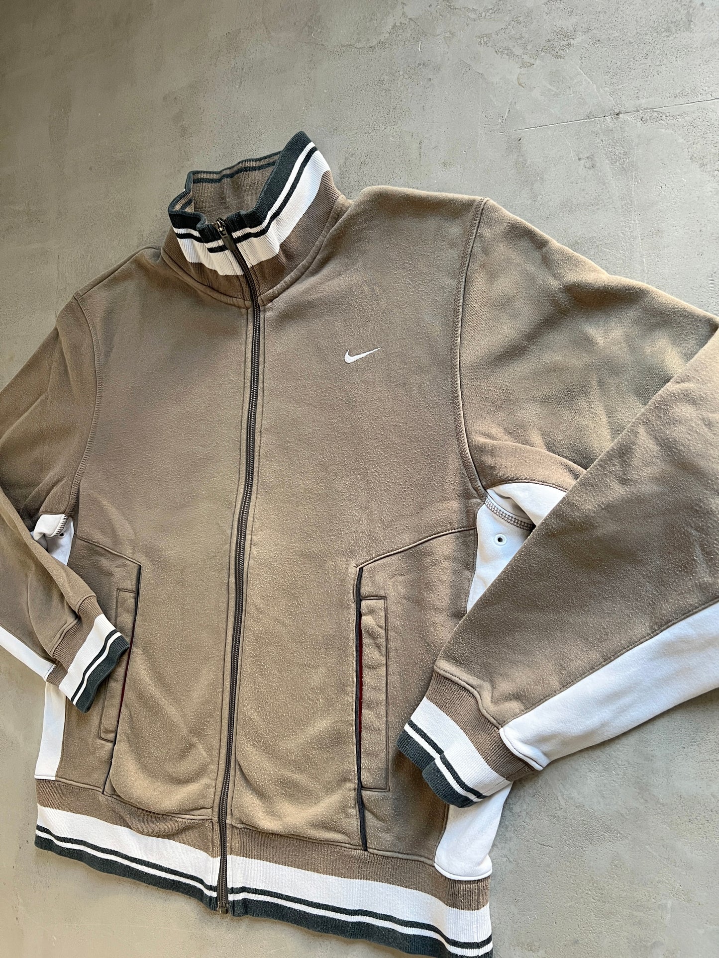 BEIGE/WHITE NIKE TRACK JACKET - 2000S - M