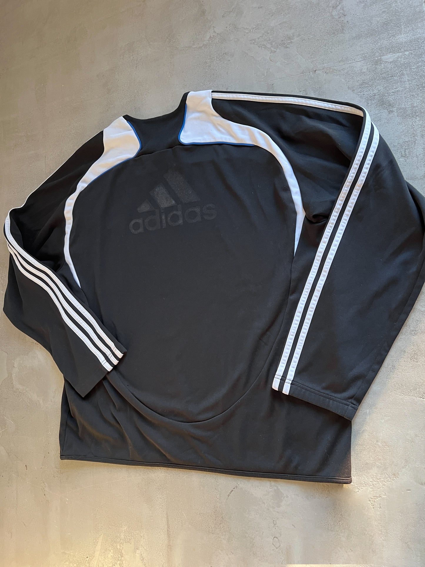 BLACK CHELSEA ADIDAS SWEATER - 2000S - L