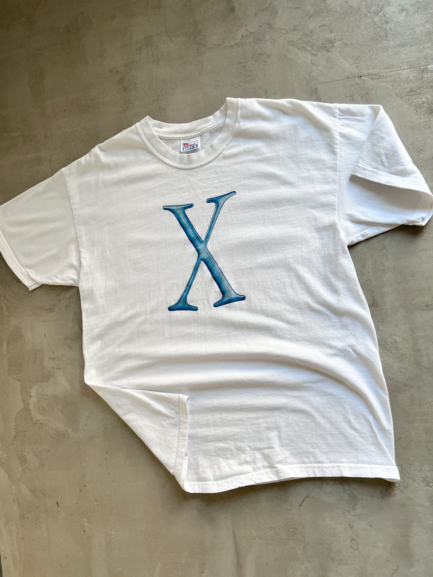 WHITE APPLE MAC OS "X" TEE - 2001 - L