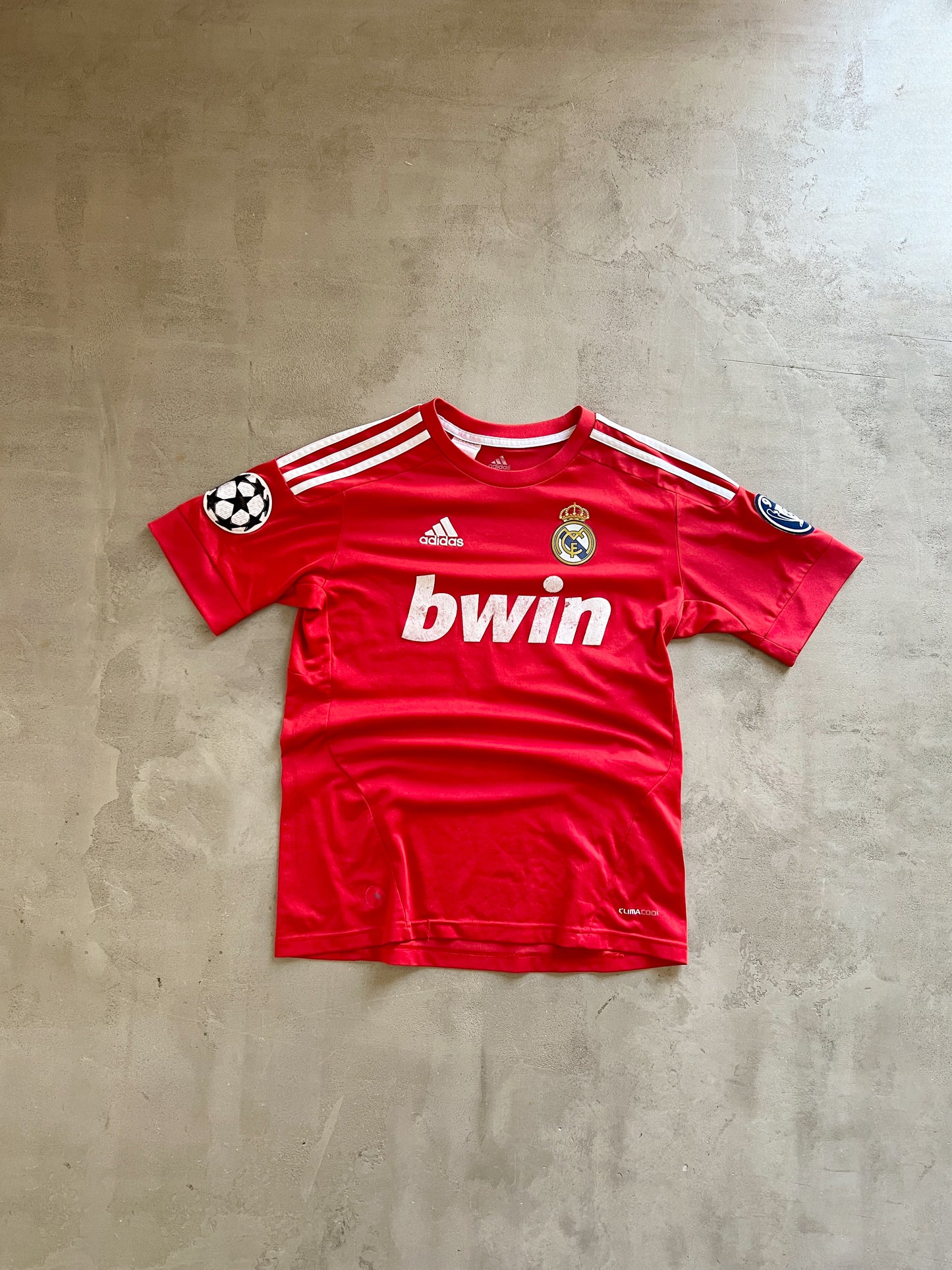 RED REAL MADRID ADIDAS JERSEY - 2000S - WOMENS M