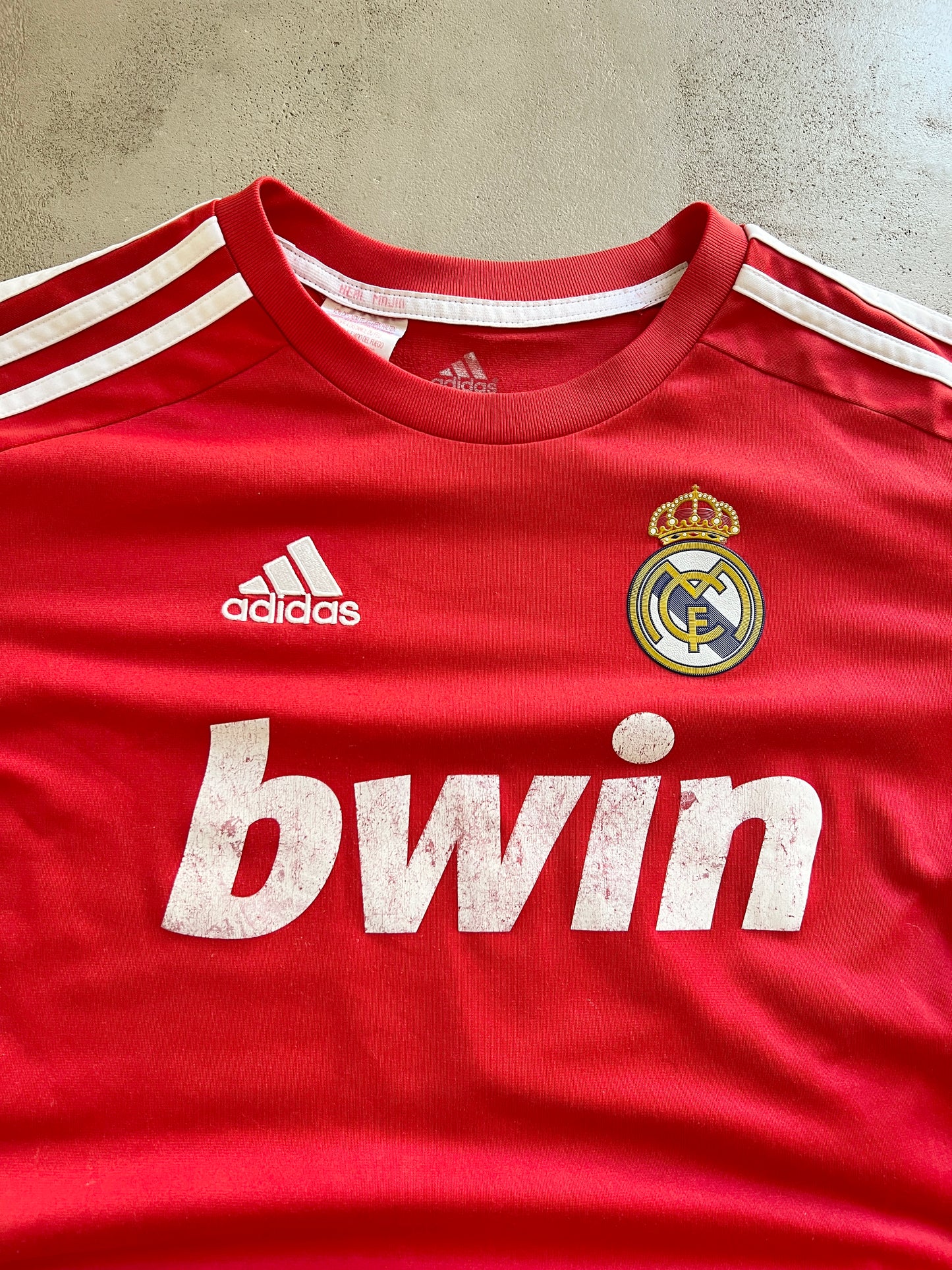 RED REAL MADRID ADIDAS JERSEY - 2000S - WOMENS M