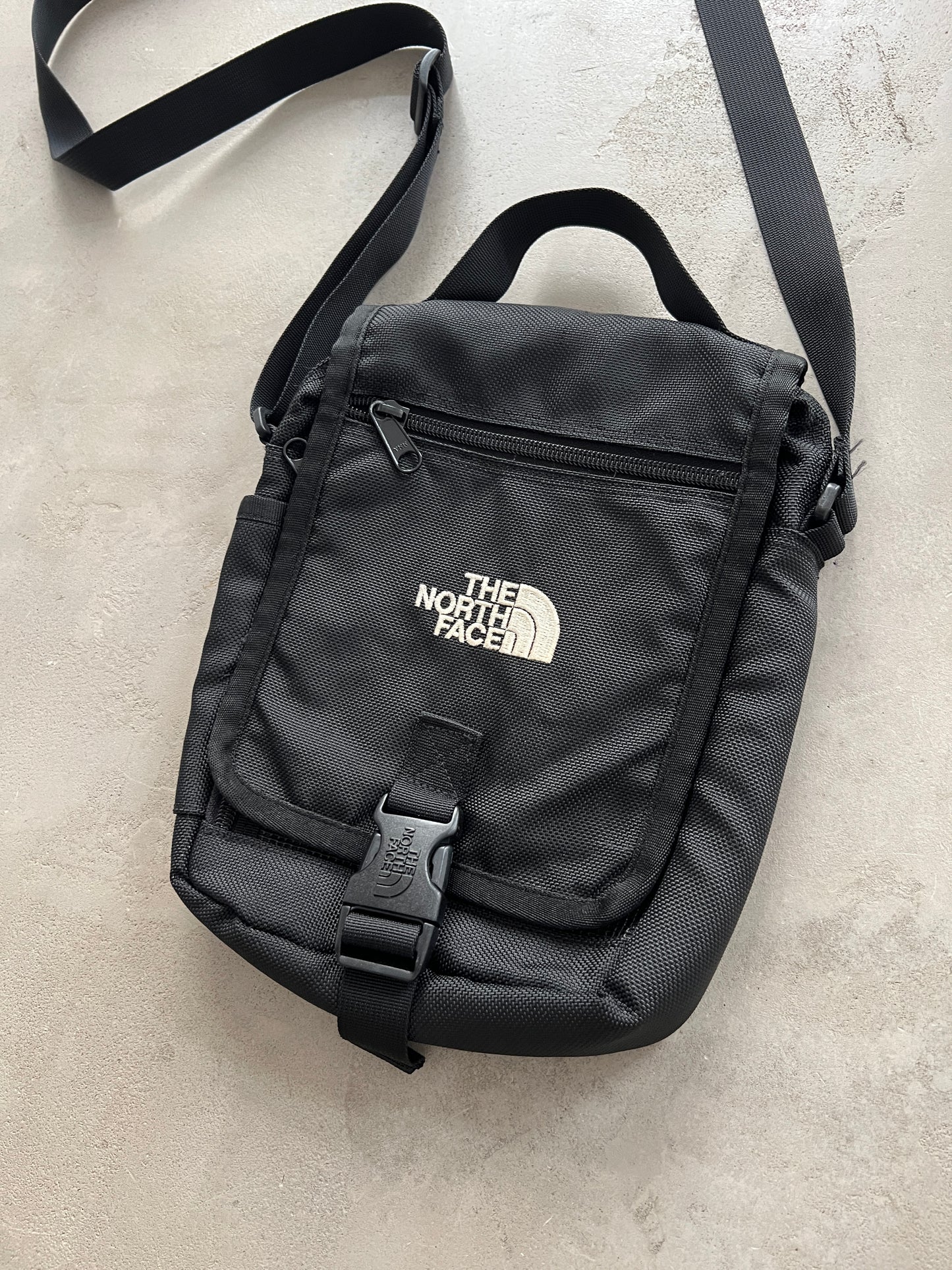 BLACK THE NORTH FACE BAG - 2000S