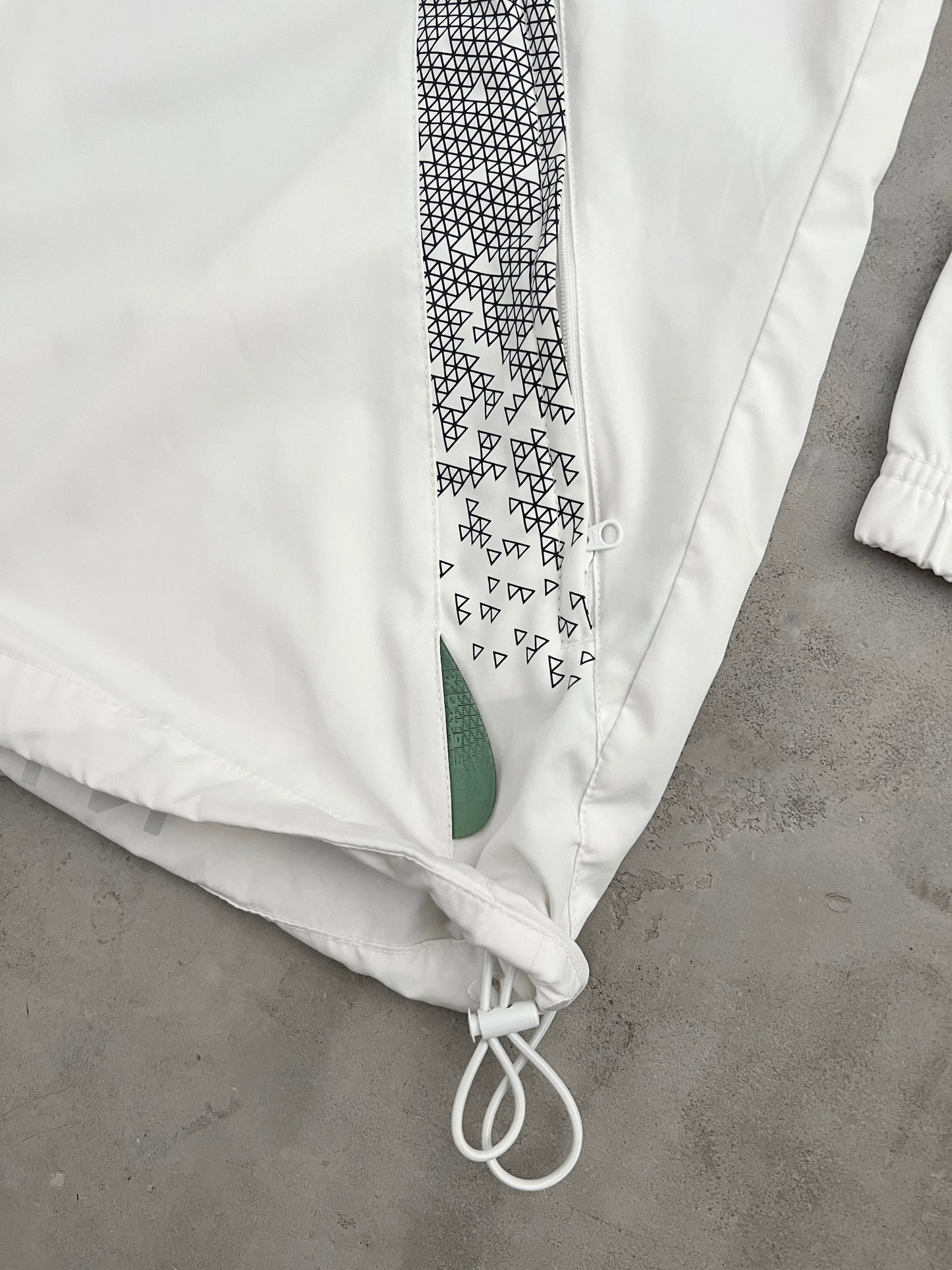 WHITE/GREY NIKE SHOX TRACK JACKET - 2000S - XL