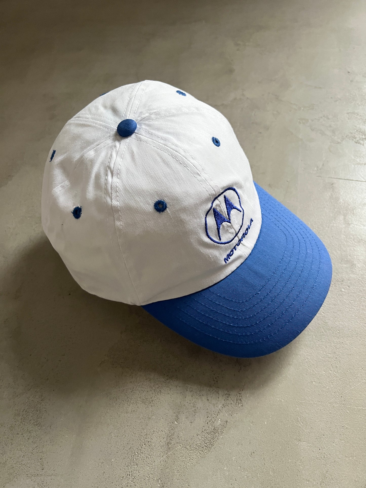 WHITE MOTOROLA PROMO CAP - 2000S