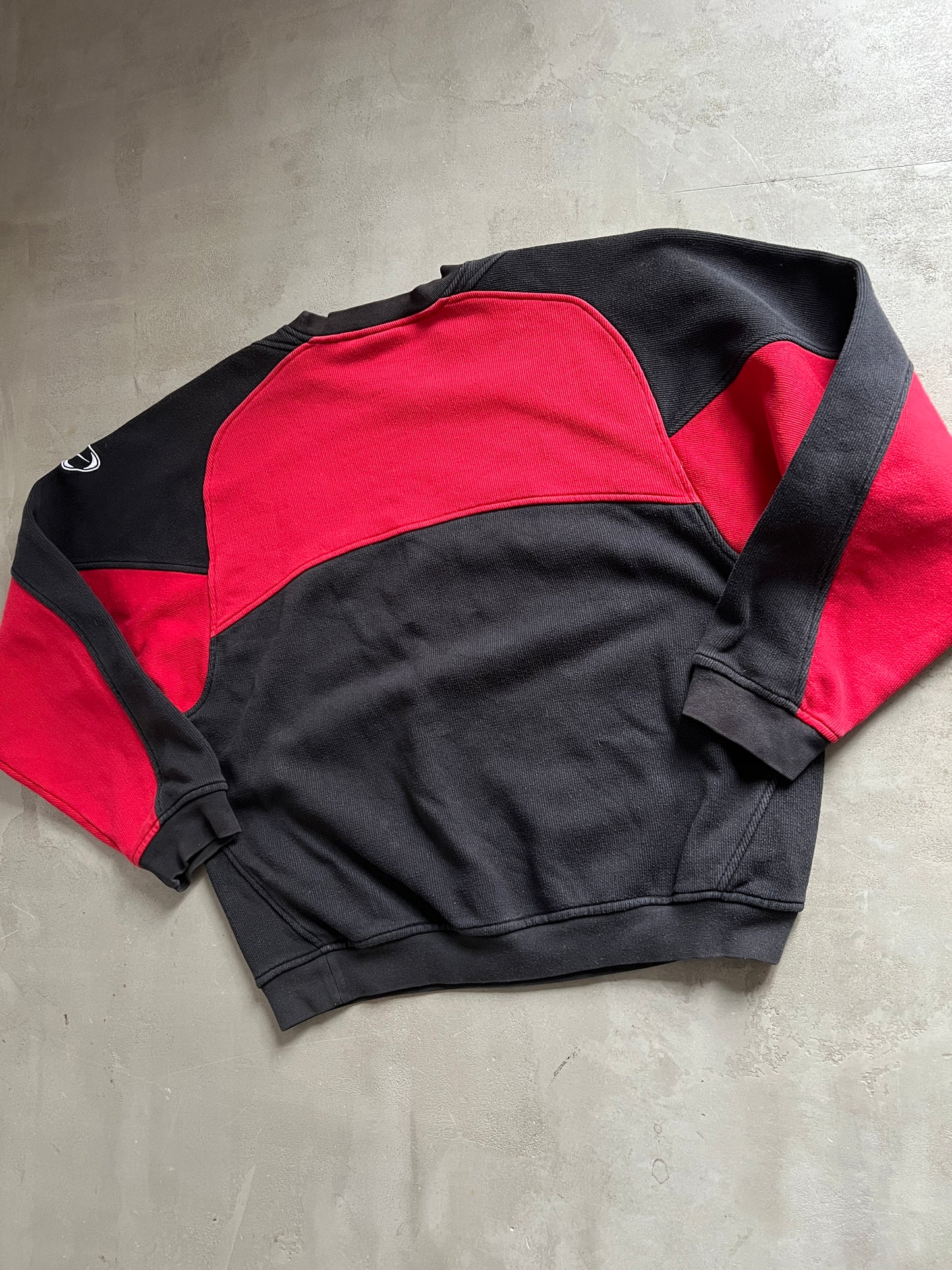 BLACK/RED MANCHESTER UNITED NIKE SWEATER - 2000S - M