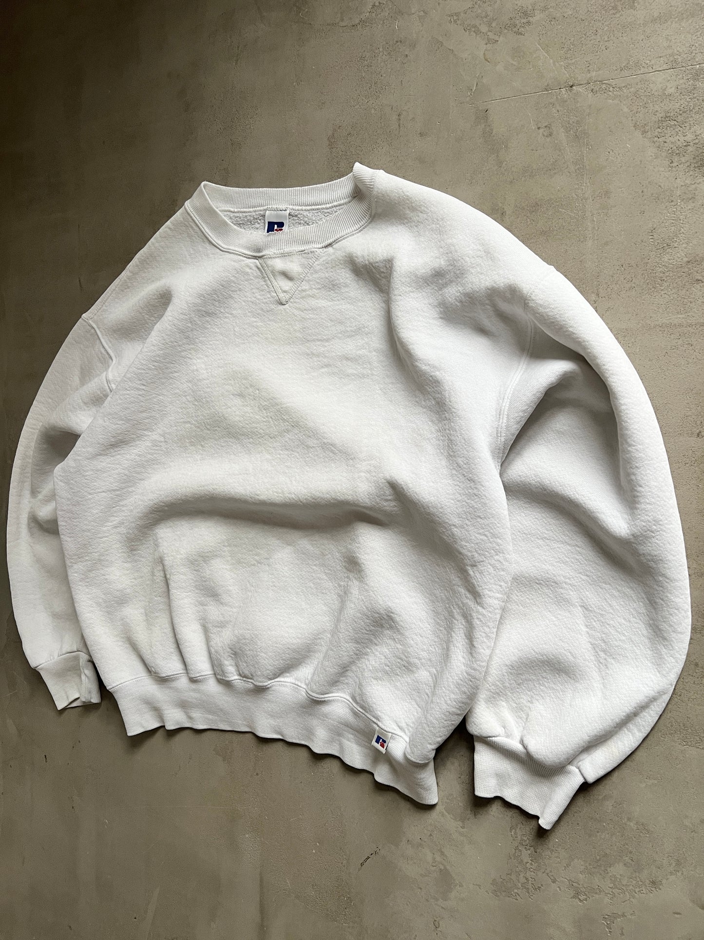 WHITE RUSSELL SWEATER - 1990S - L/M