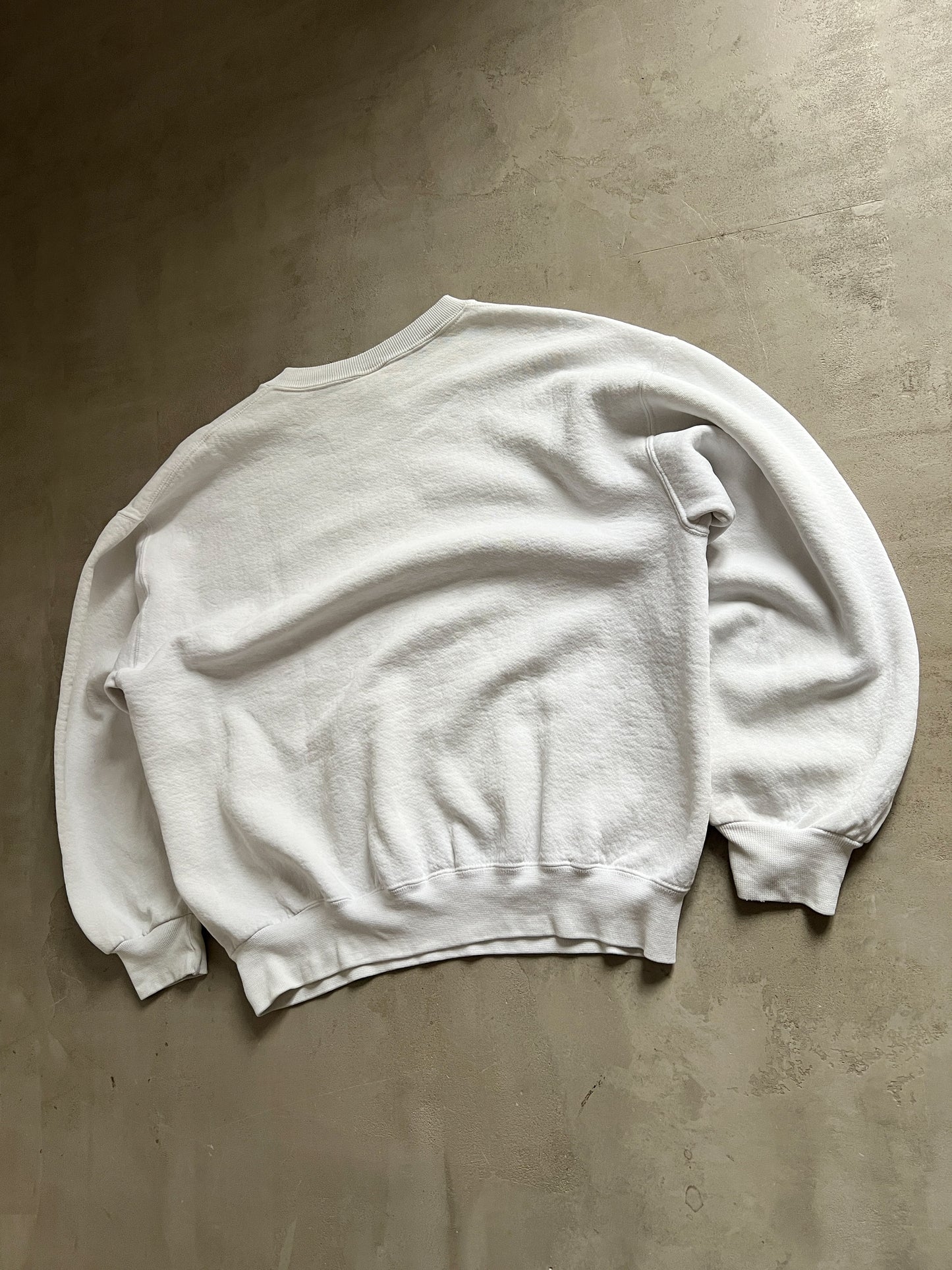 WHITE RUSSELL SWEATER - 1990S - L/M