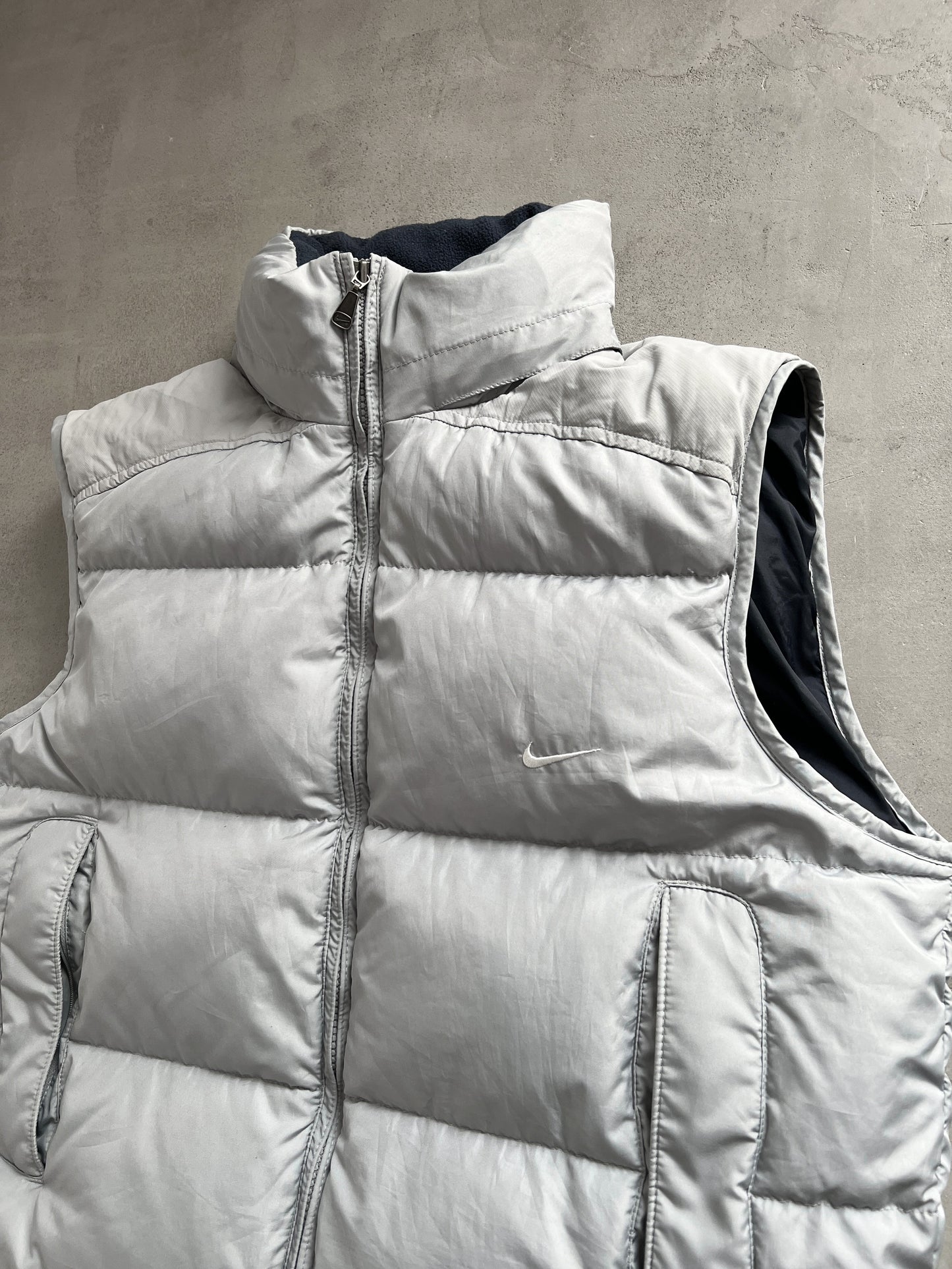 GREY NIKE PUFFER VEST - 2000S - S